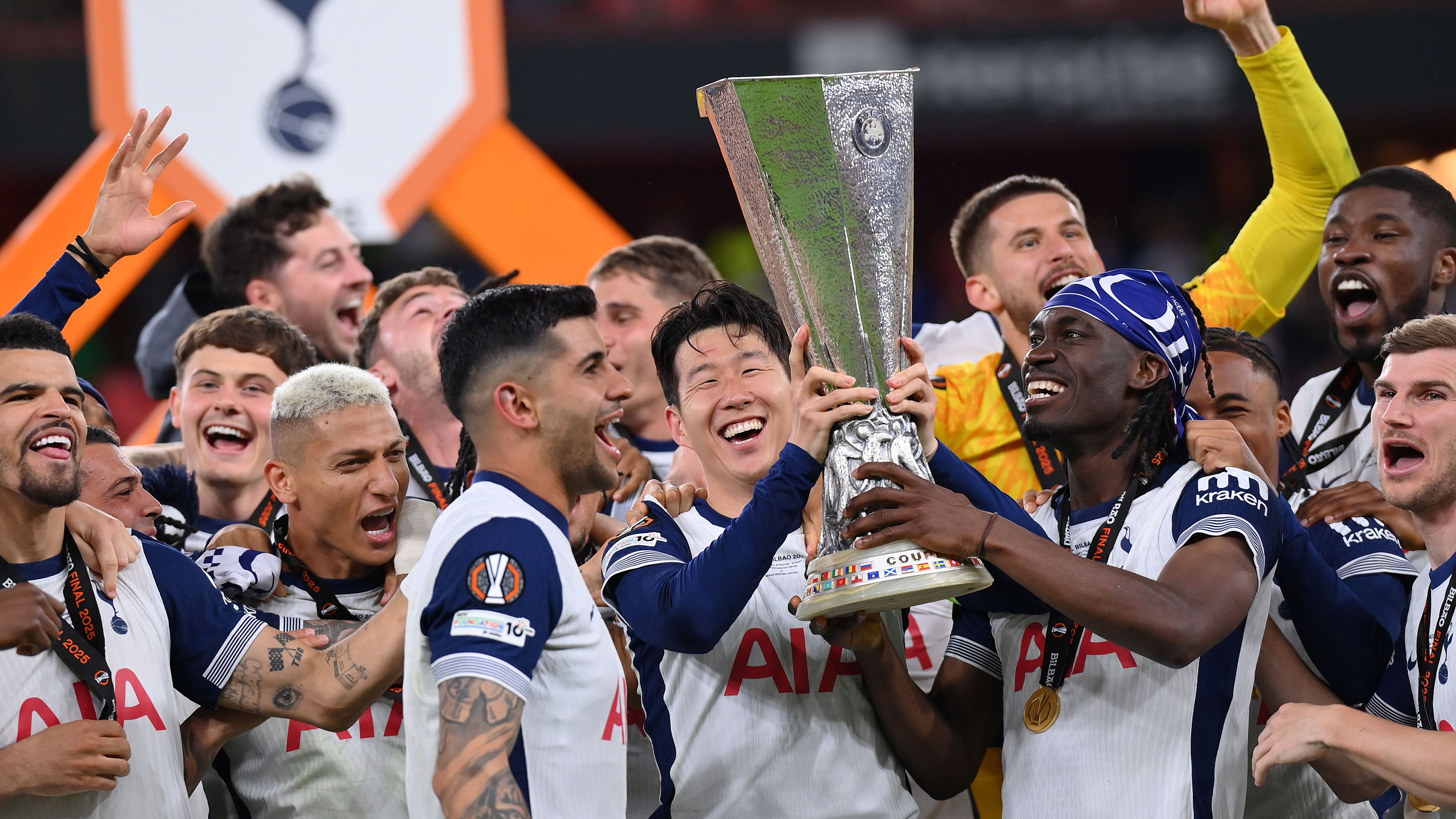 Fenerbahce open talks to sign Tottenham ace