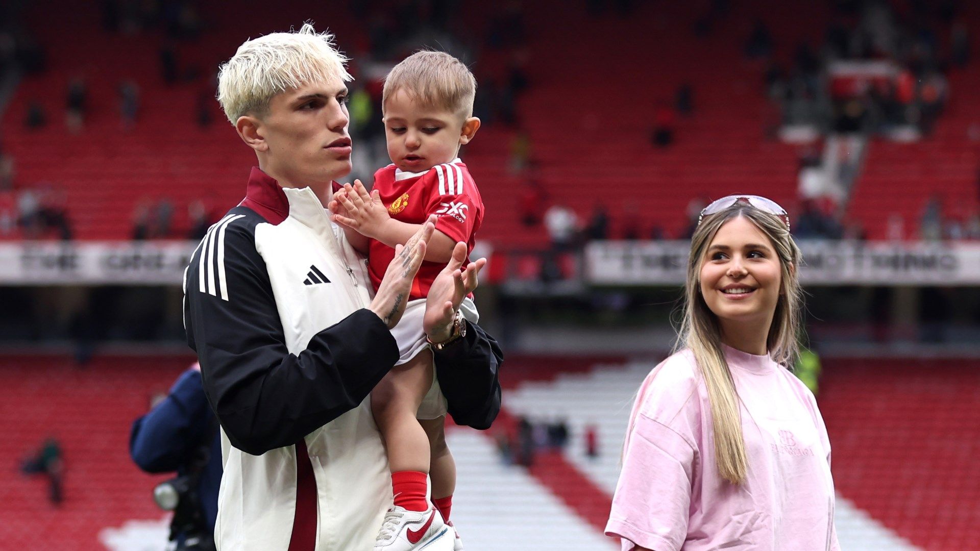 Alejandro Garnacho's girlfriend unfollows Manchester United outcast on Instagram as rumours swirl over breakup after Argentinian was spotted with Spanish influencer