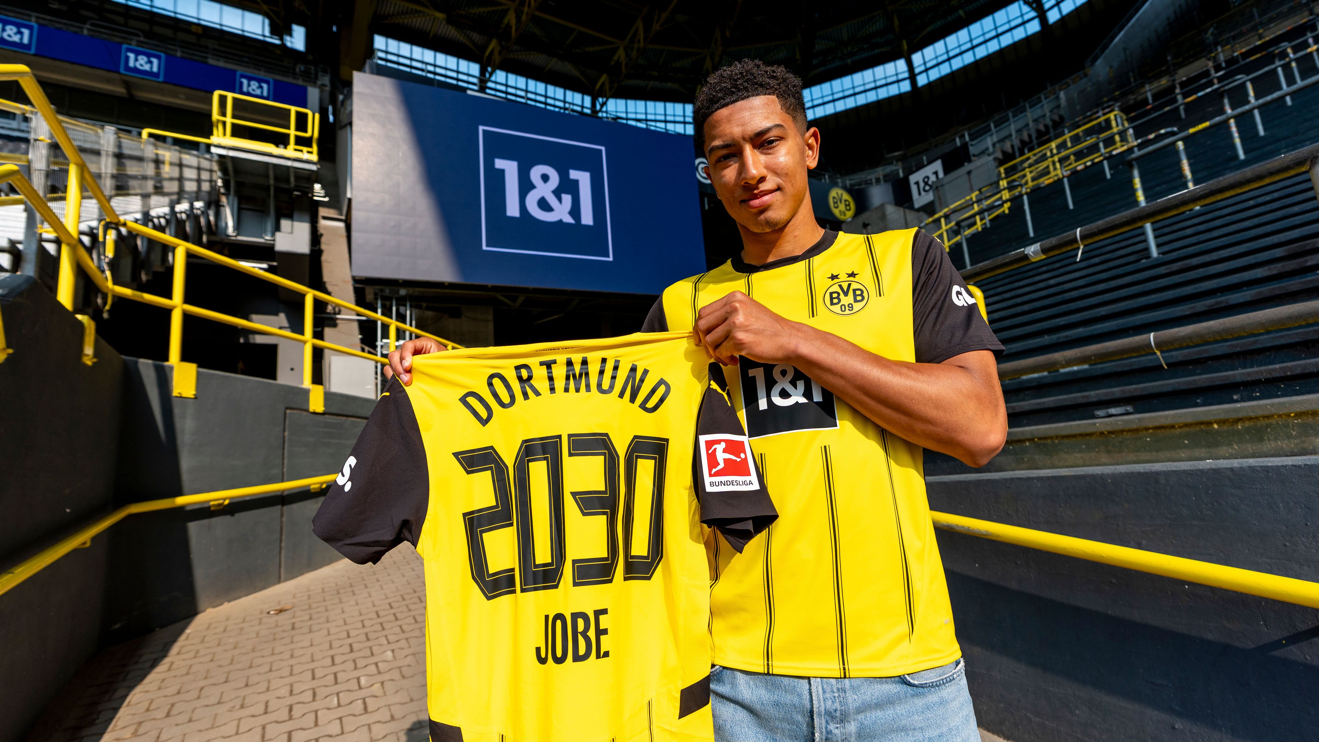 James McAtee edging closer towards Manchester City exit as England Under-21 star plans 'Jobe Bellingham-style' trip to discuss Eintracht Frankfurt move