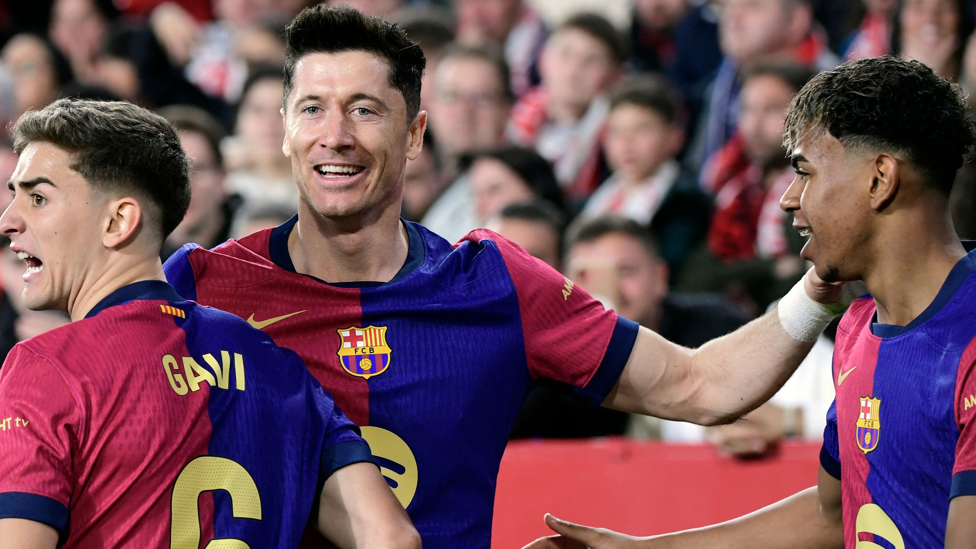 VIDEO: Lamine Yamal humiliates Robert Lewandowski & Gavi with sublime piece of skill in Barcelona training