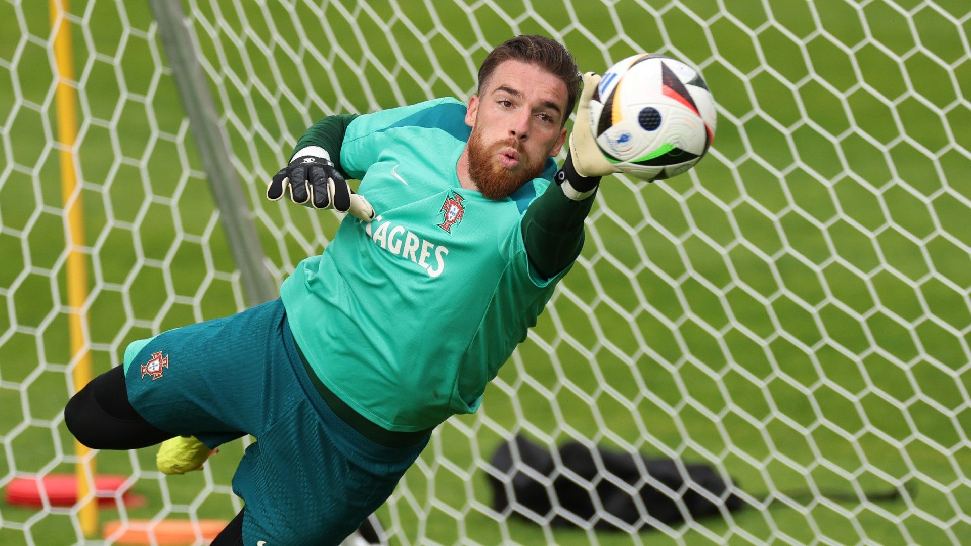 Galatasaray turn to Premier League for Marc-Andre ter Stegen alternative as Turkish giants await decision on Barcelona goalkeeper's future