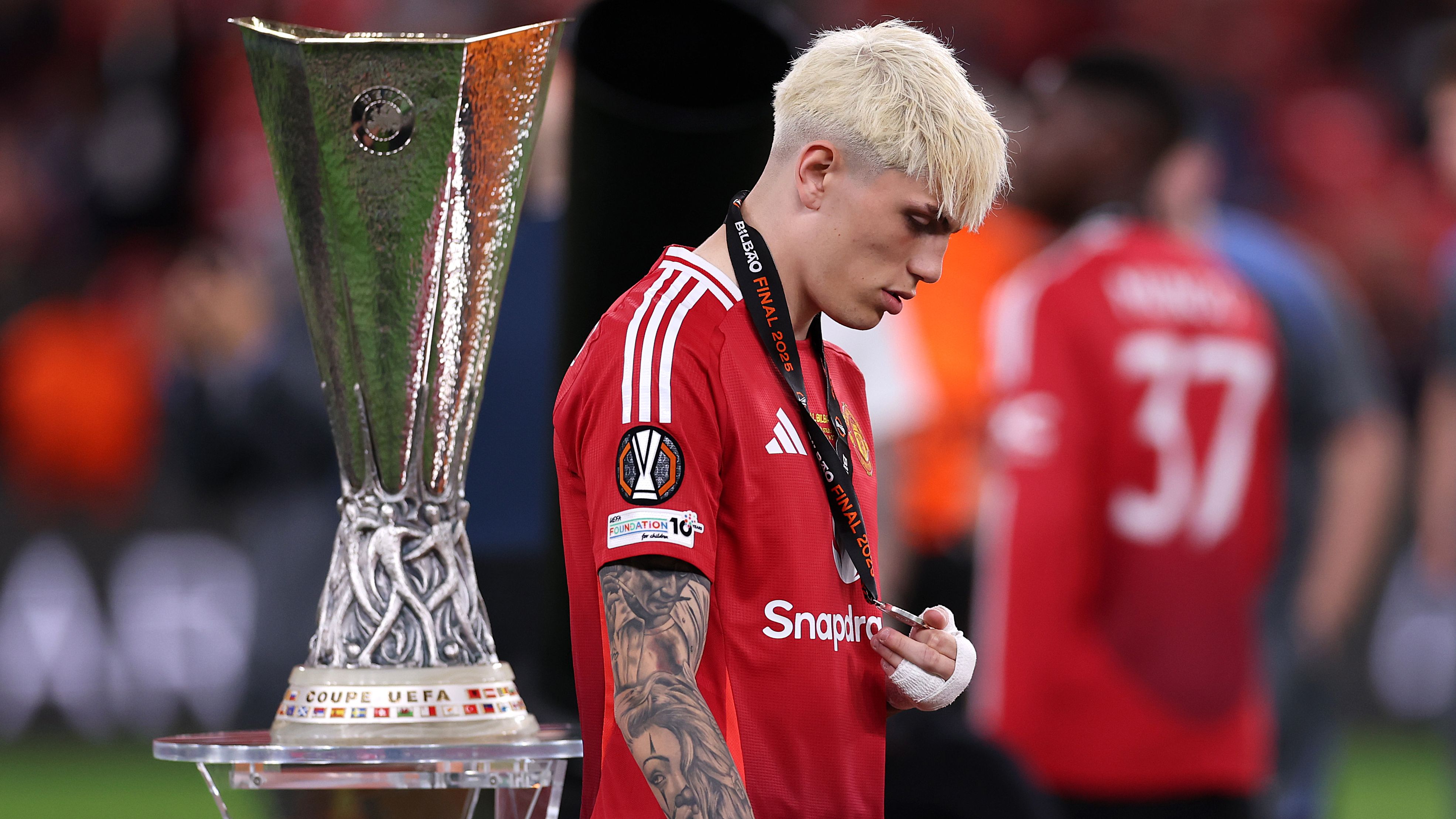 Alejandro Garnacho in trouble after driving to Manchester United training in 'illegal car'