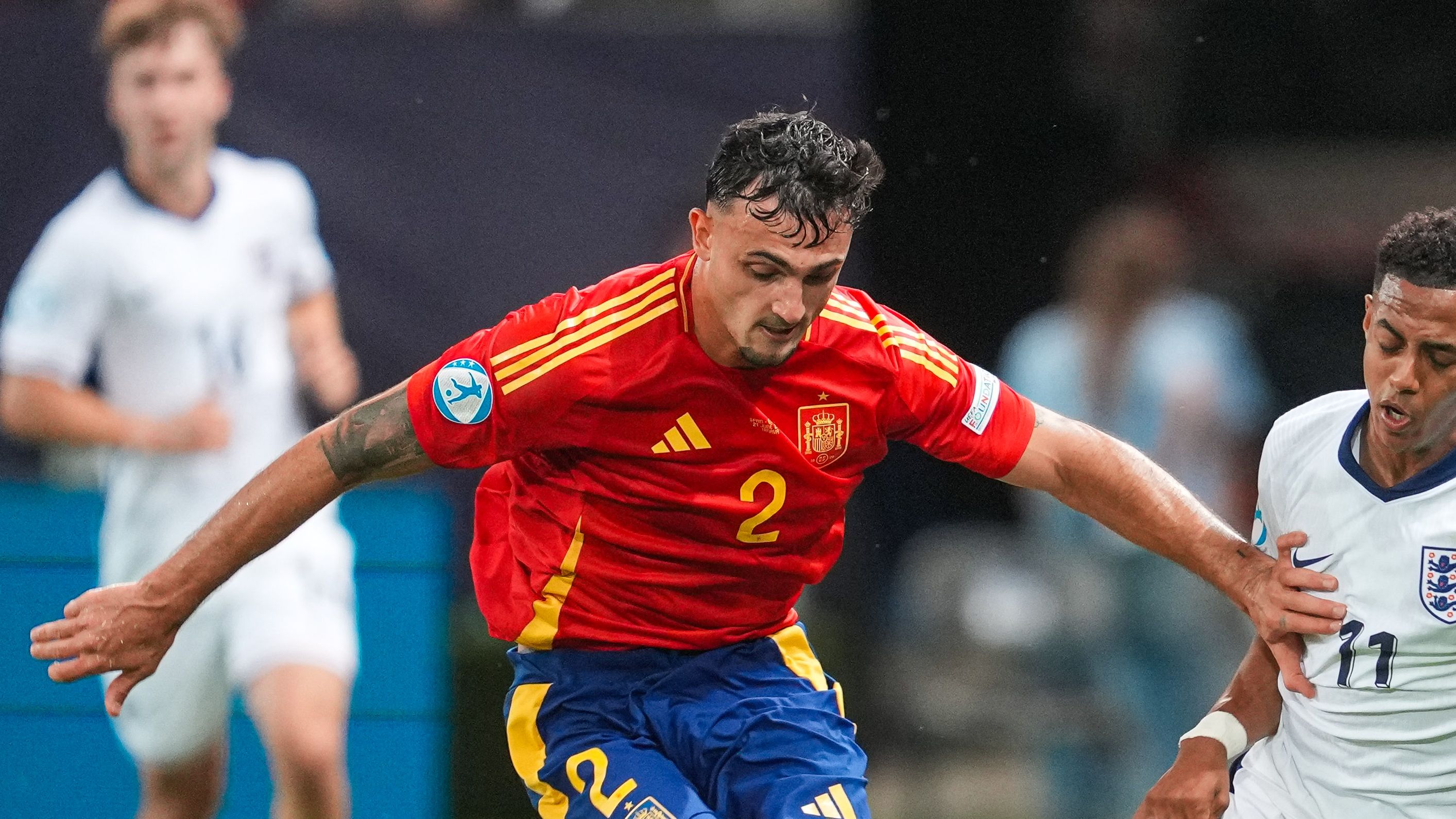 Wolves jump ahead of AC Milan in race to sign full-back from second-tier Spanish team with €19m price tag