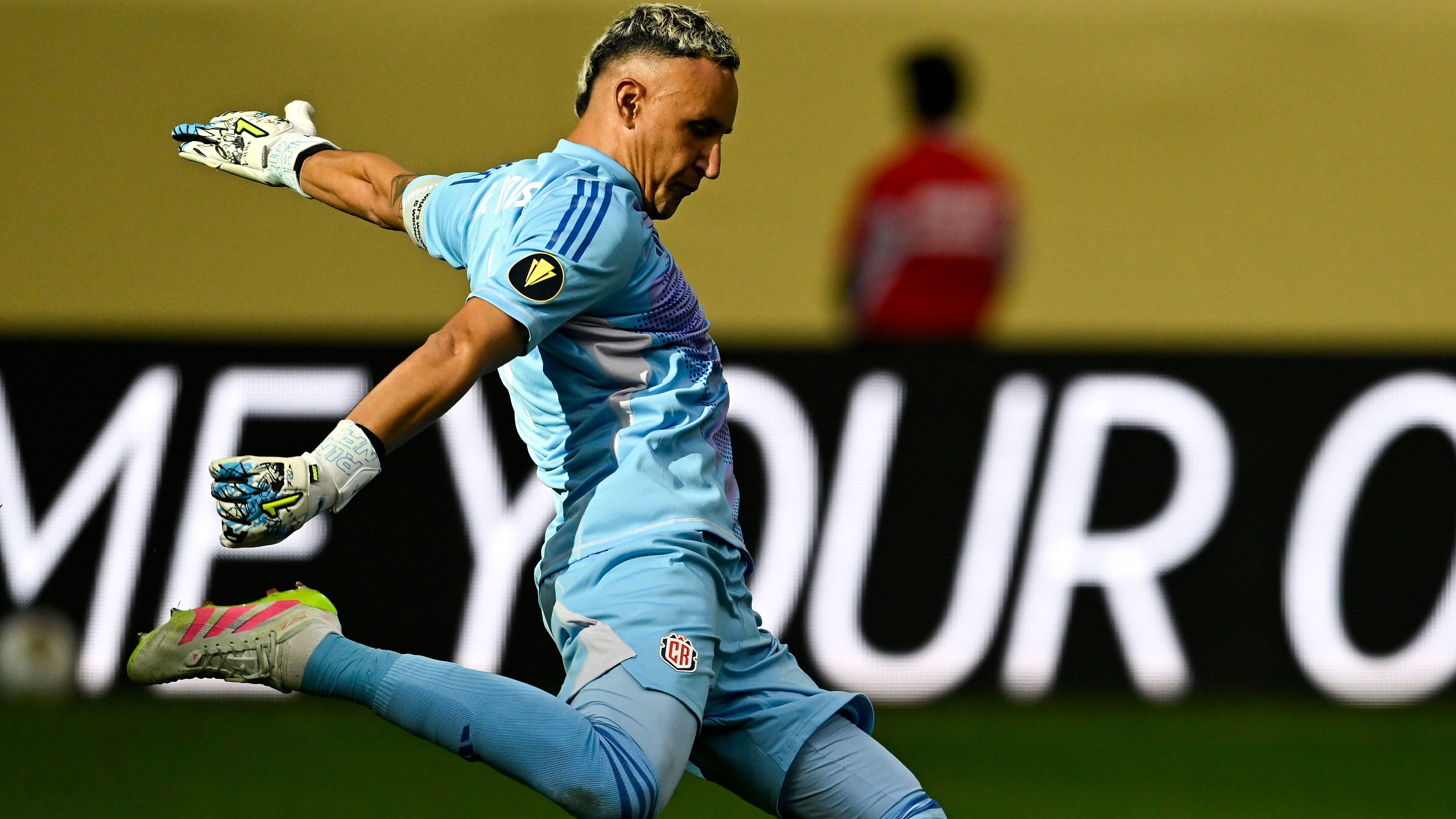 Former Real Madrid goalkeeper Keylor Navas' deal with Pumas reportedly falls through due to financial disagreements with Newell's Old Boys