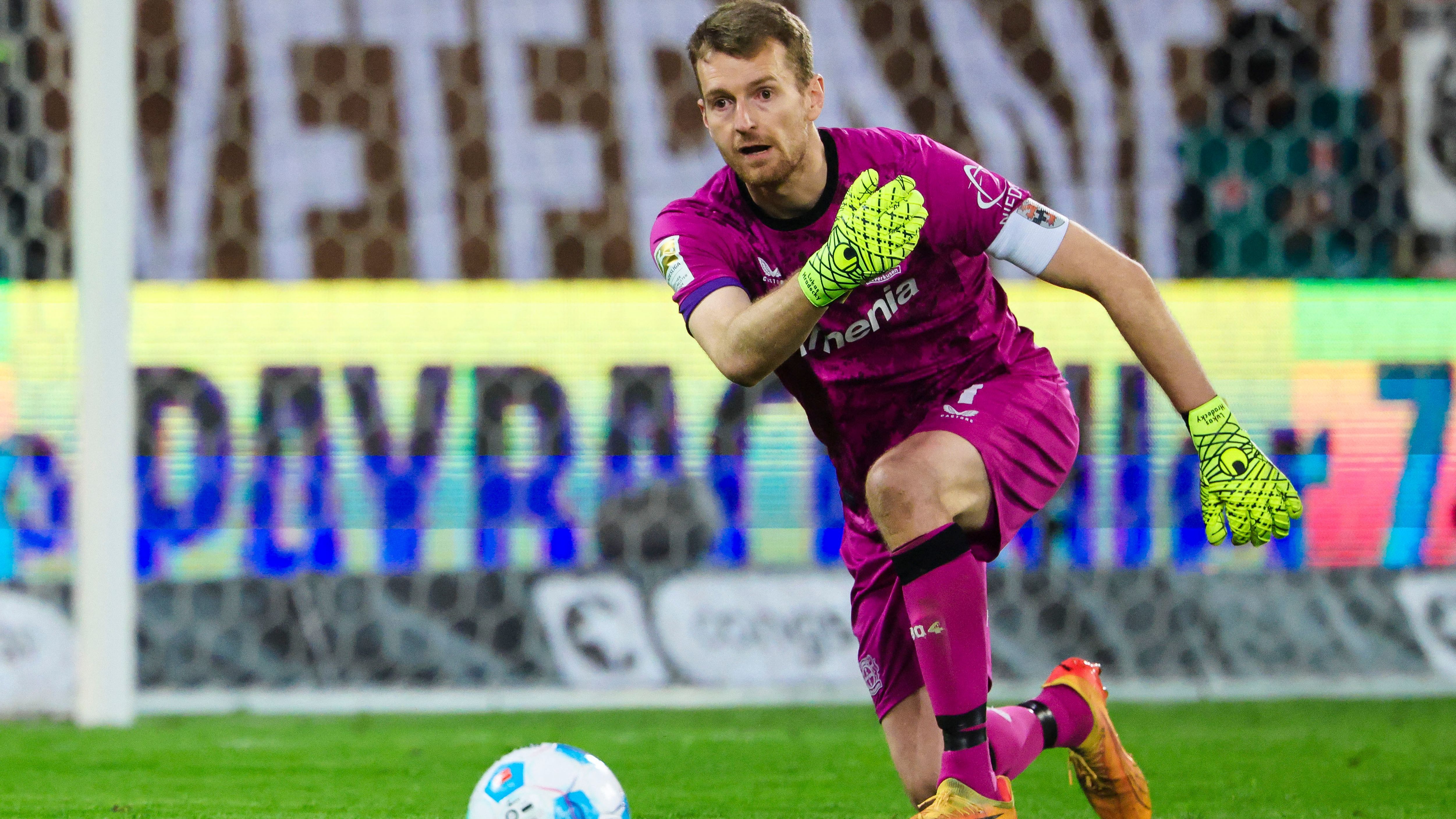 'I signed for Xabi Alonso!' - Mark Flekken says he agreed Bayer Leverkusen move before new Real Madrid coach left but reveals 11-year long campaign to convince Erik ten Hag to sign him