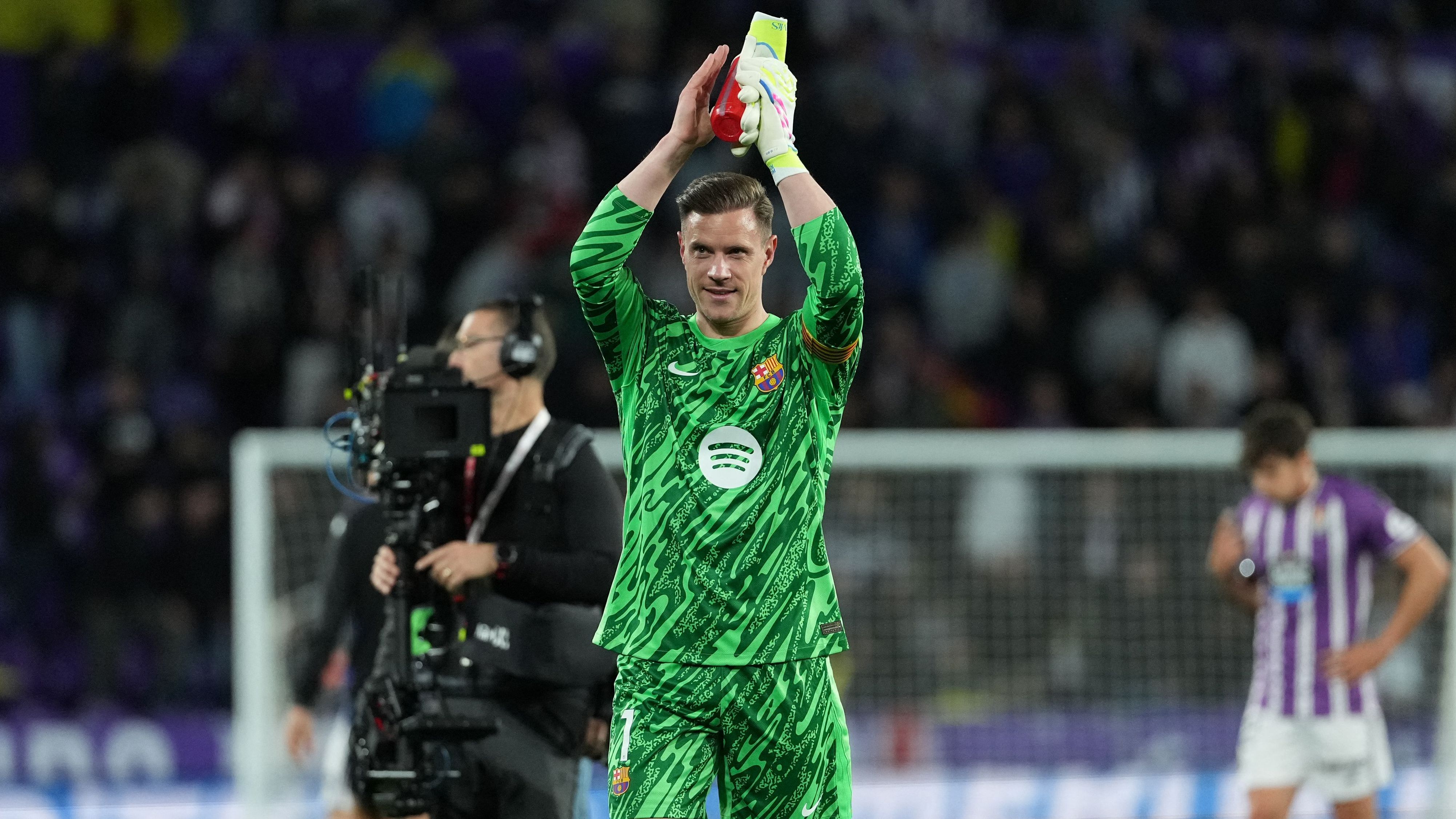 American goalkeeper called up by Hansi Flick to replace Marc-Andre ter Stegen in Barcelona squad after Germany star ruled out with injury