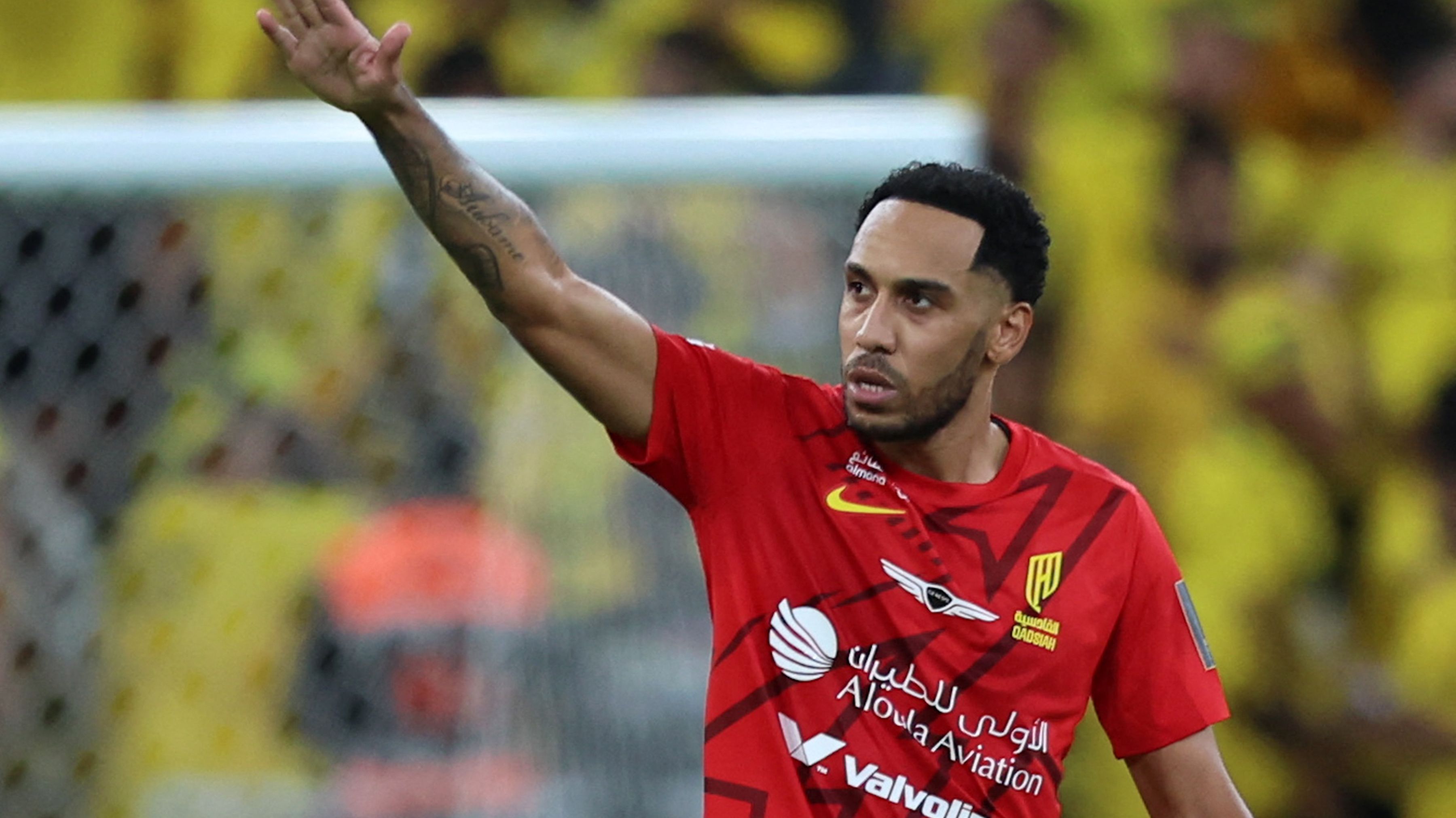 'Give me a fkng ball' - Pierre-Emerick Aubameyang gets 'bored' waiting for Marseille move