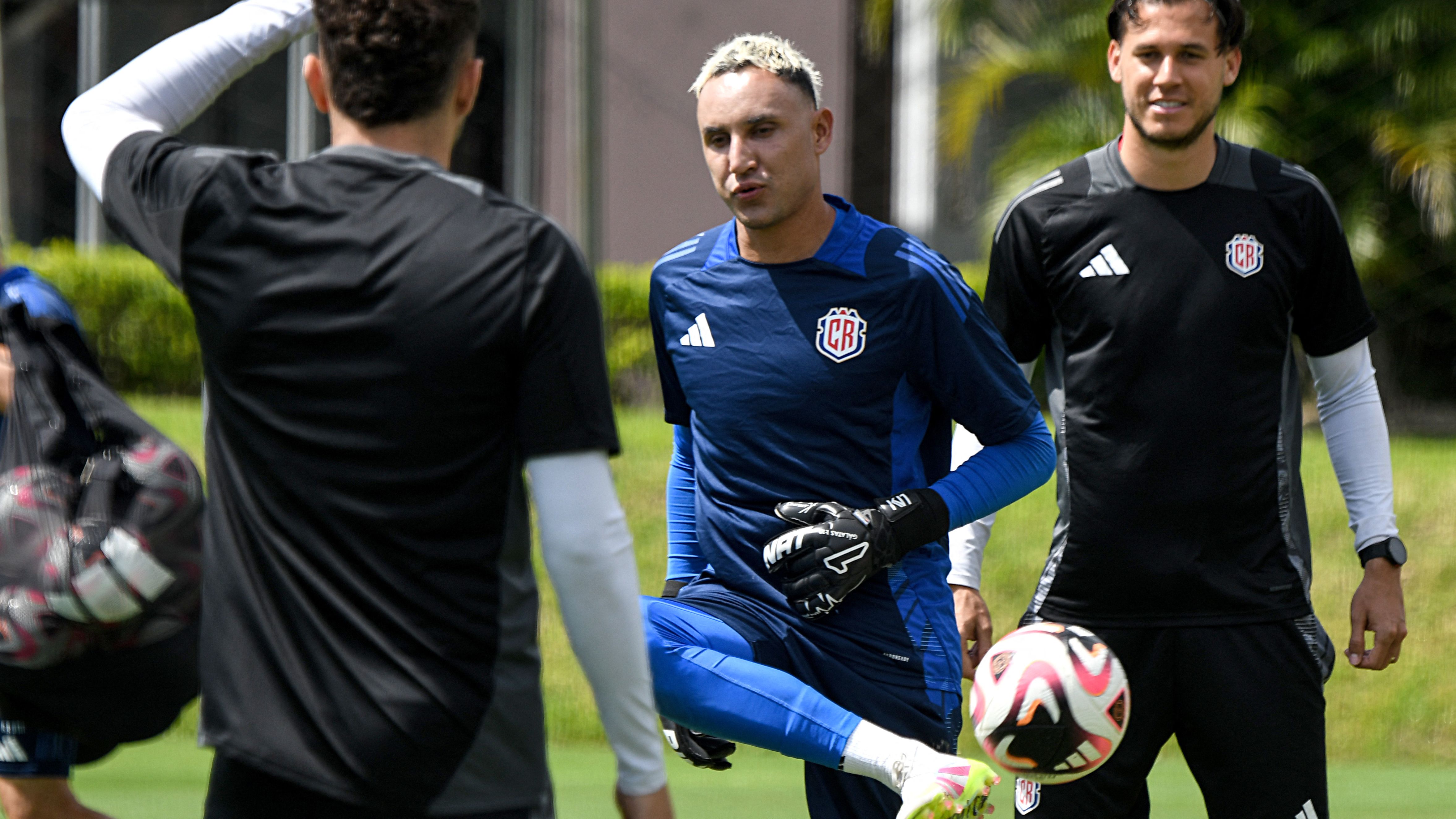 The saga is over: 38-year-old goalkeeper Keylor Navas reportedly agrees to leave Newell's, set to join Pumas in Liga MX