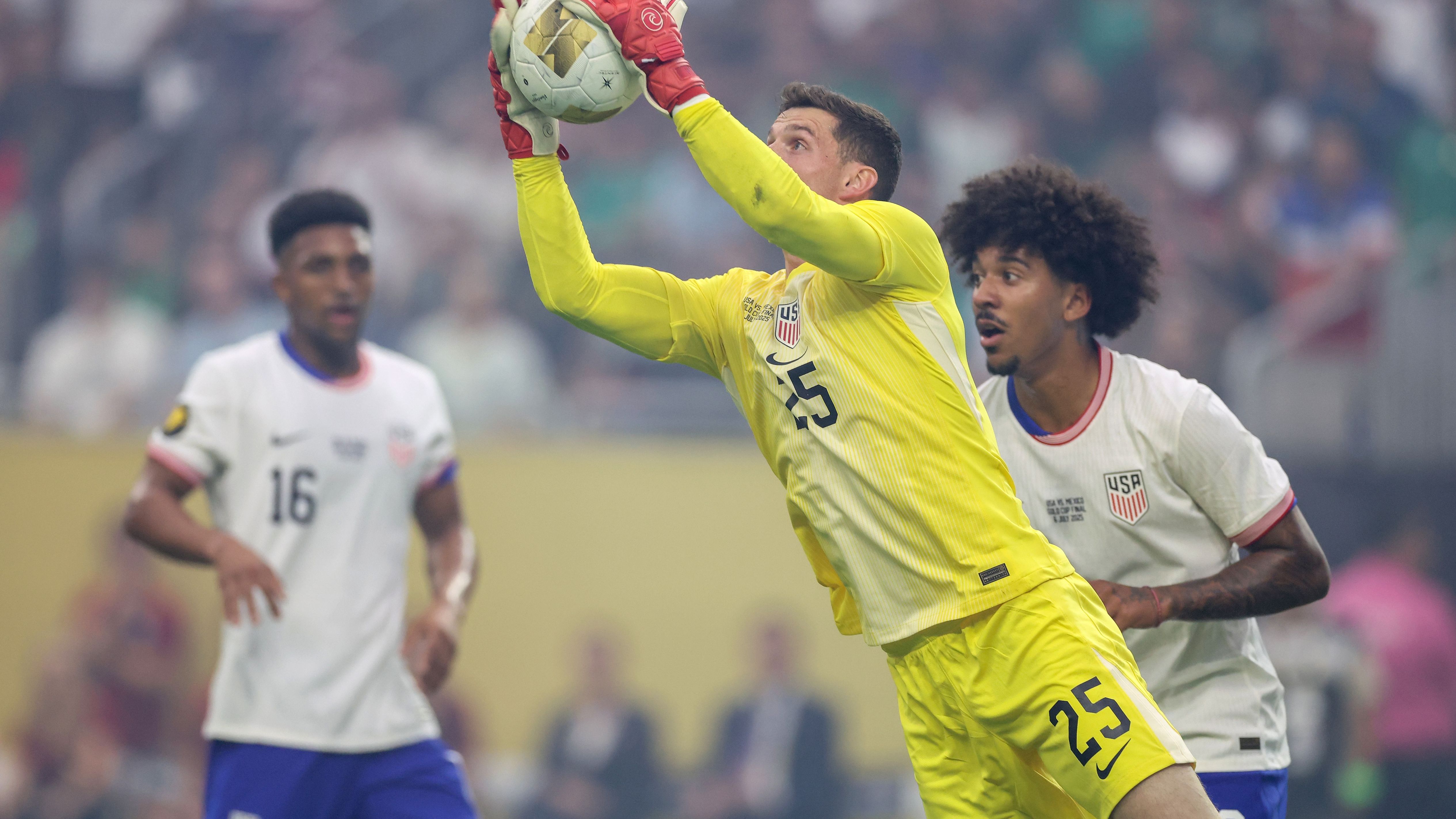 'Love the fact that my national team coach is brought to tears' - Alexi Lalas reacts to Mauricio Pochettino's emotional speech to the USMNT after Gold Cup final loss to Mexico