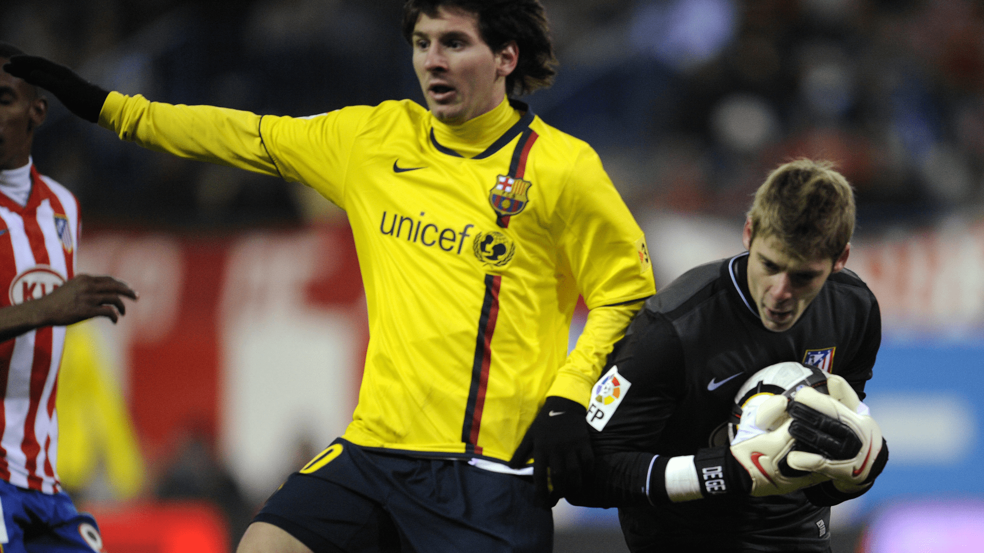 'Made of marble!' - Lionel Messi's strength left David de Gea stunned as ex-Man Utd goalkeeper admits Cristiano Ronaldo is 'not normal'