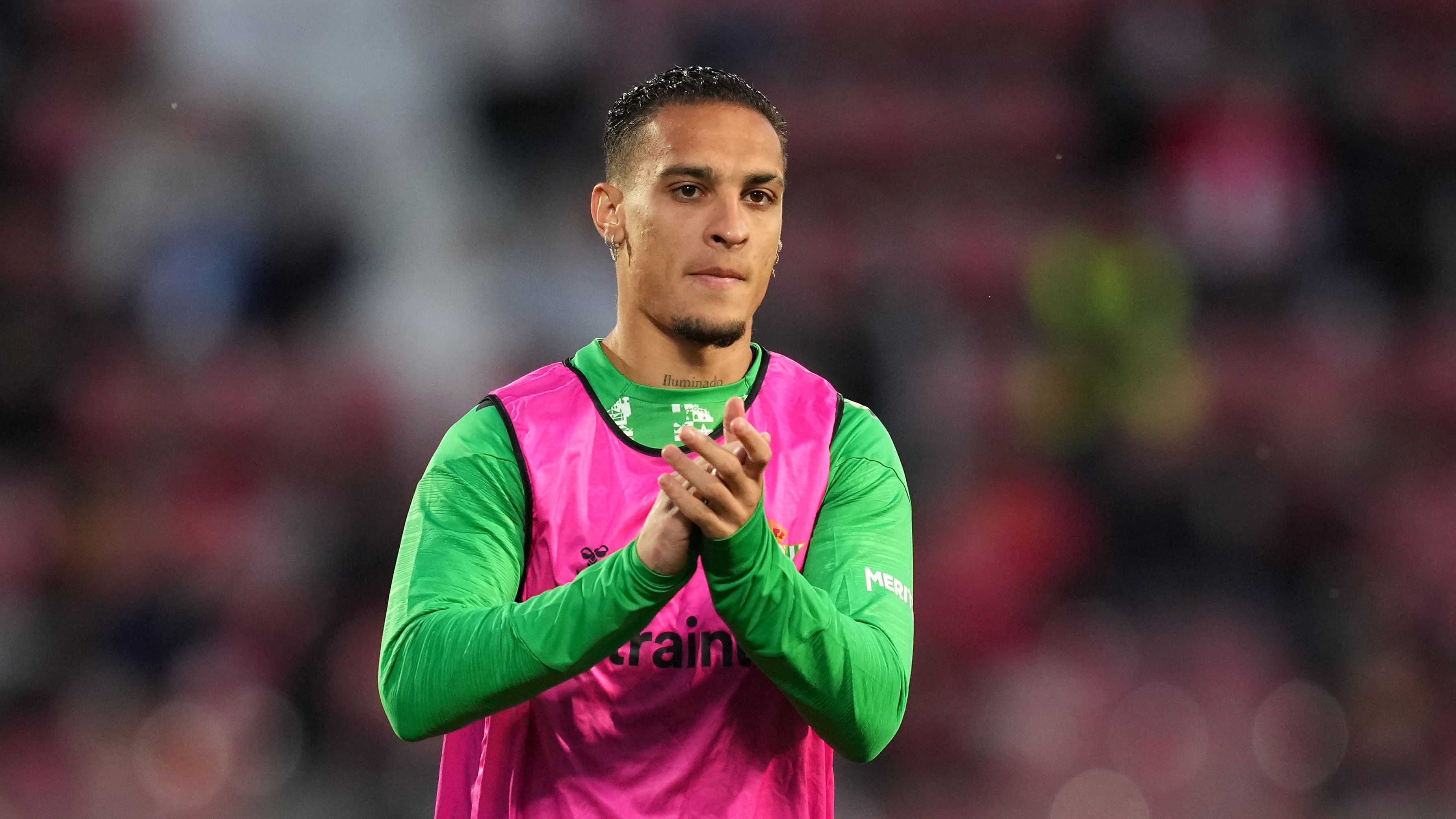 Real Betis threaten to WALK AWAY from Antony deal and pursue other targets unless compromise can be found with Man Utd