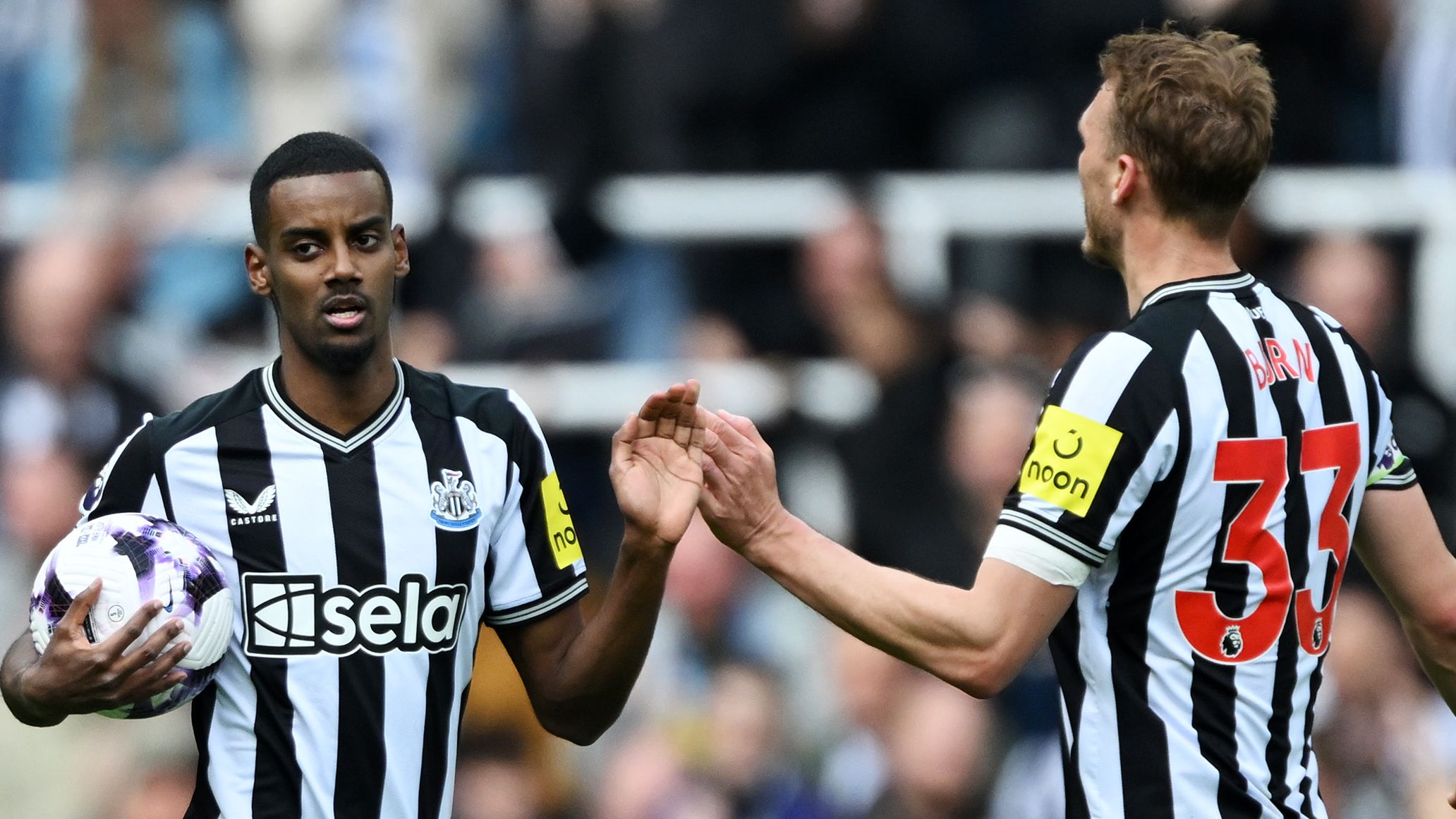 'We'd be upset' - Dan Burn latest Newcastle star to plead for wantaway striker Alexander Isak to stay amid interest from Liverpool