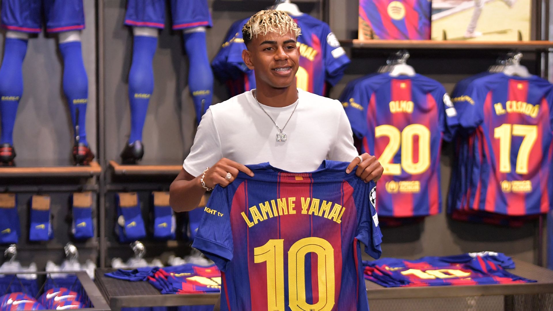 Barcelona have their perfect 10: Lamine Yamal is ready for weight of Lionel Messi's iconic shirt number - but he must avoid falling into Neymar trap