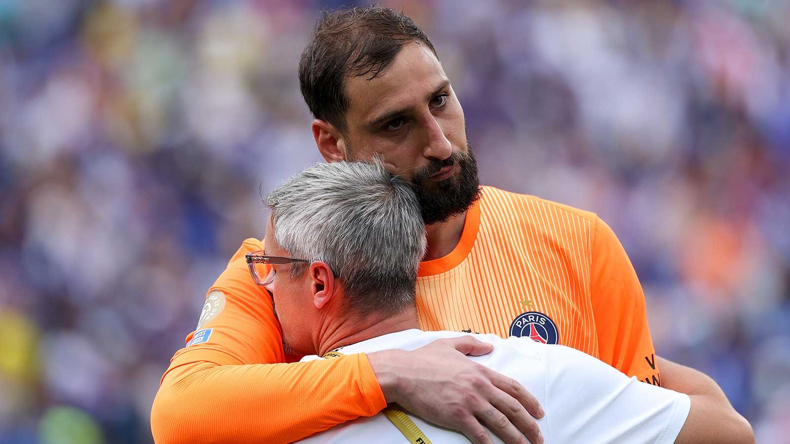 Man Utd keen to capitalise on Gianluigi Donnarumma contract impasse despite fierce transfer competition for PSG goalkeeper