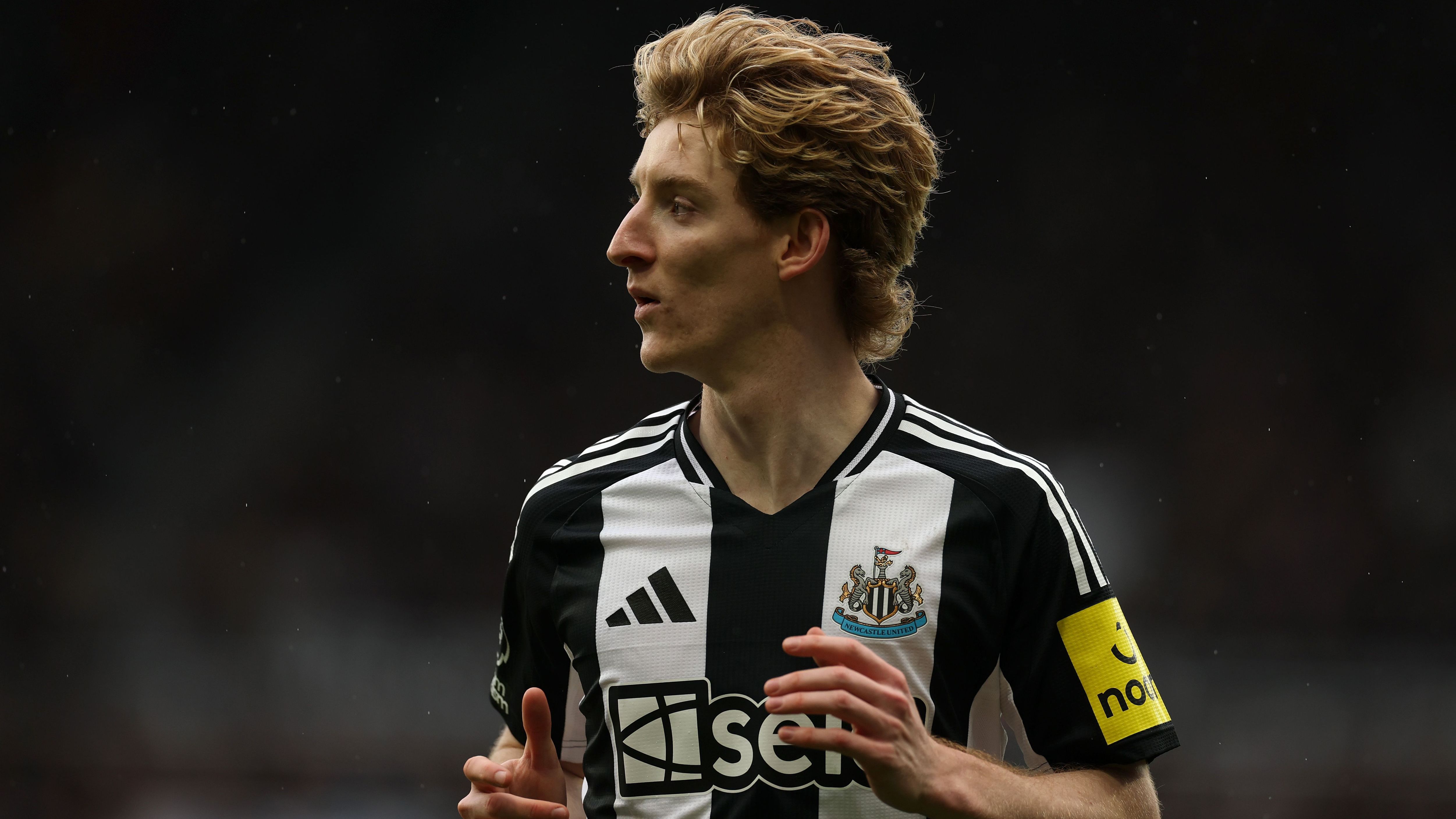 VIDEO: Anthony Gordon drops transfer hint during Newcastle's pre-season tour after naming Premier League rival as his 'role model'