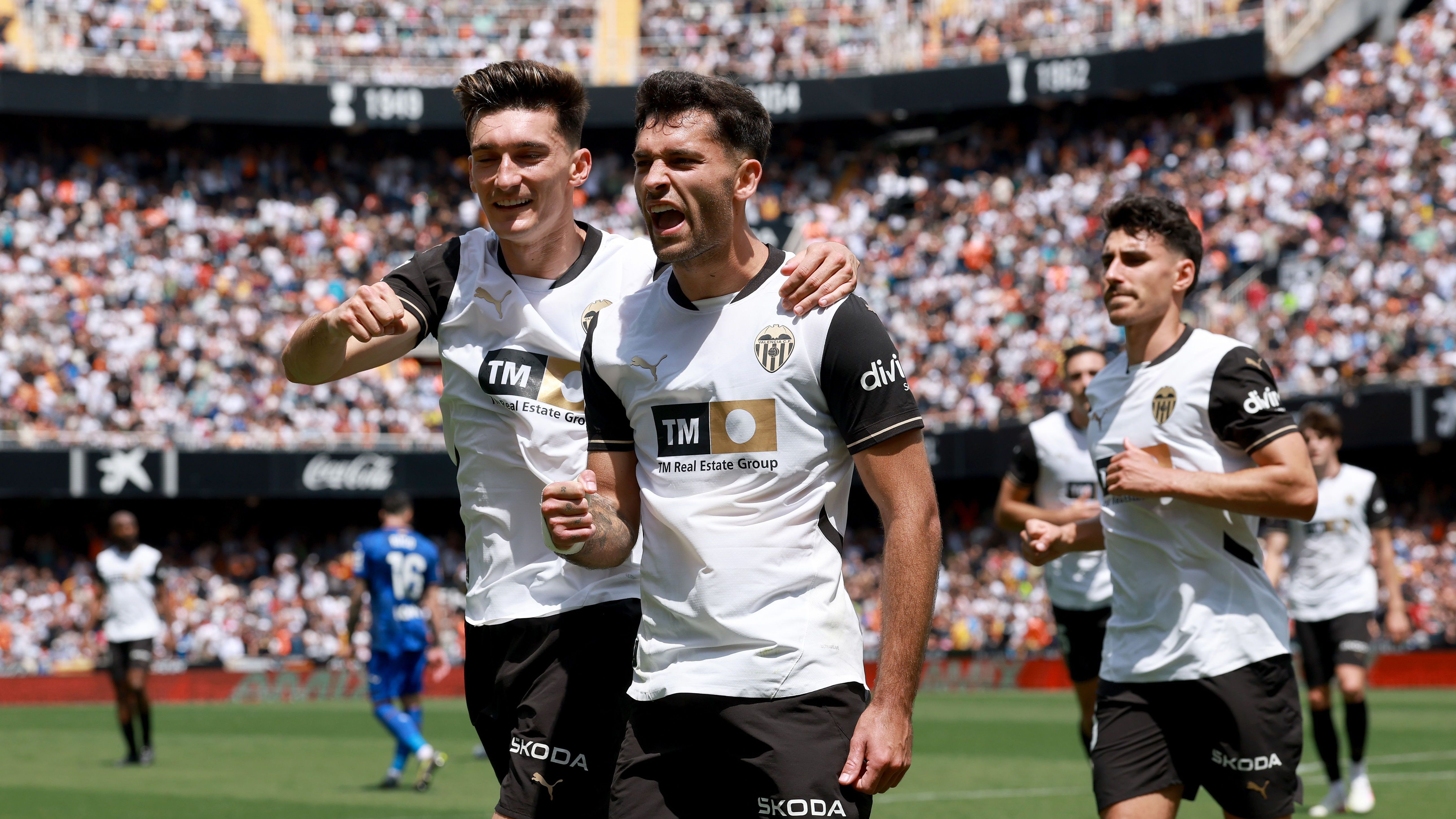 Man Utd still lurking as Valencia offer Javi Guerra massive contract extension after midfielder rejected first proposal