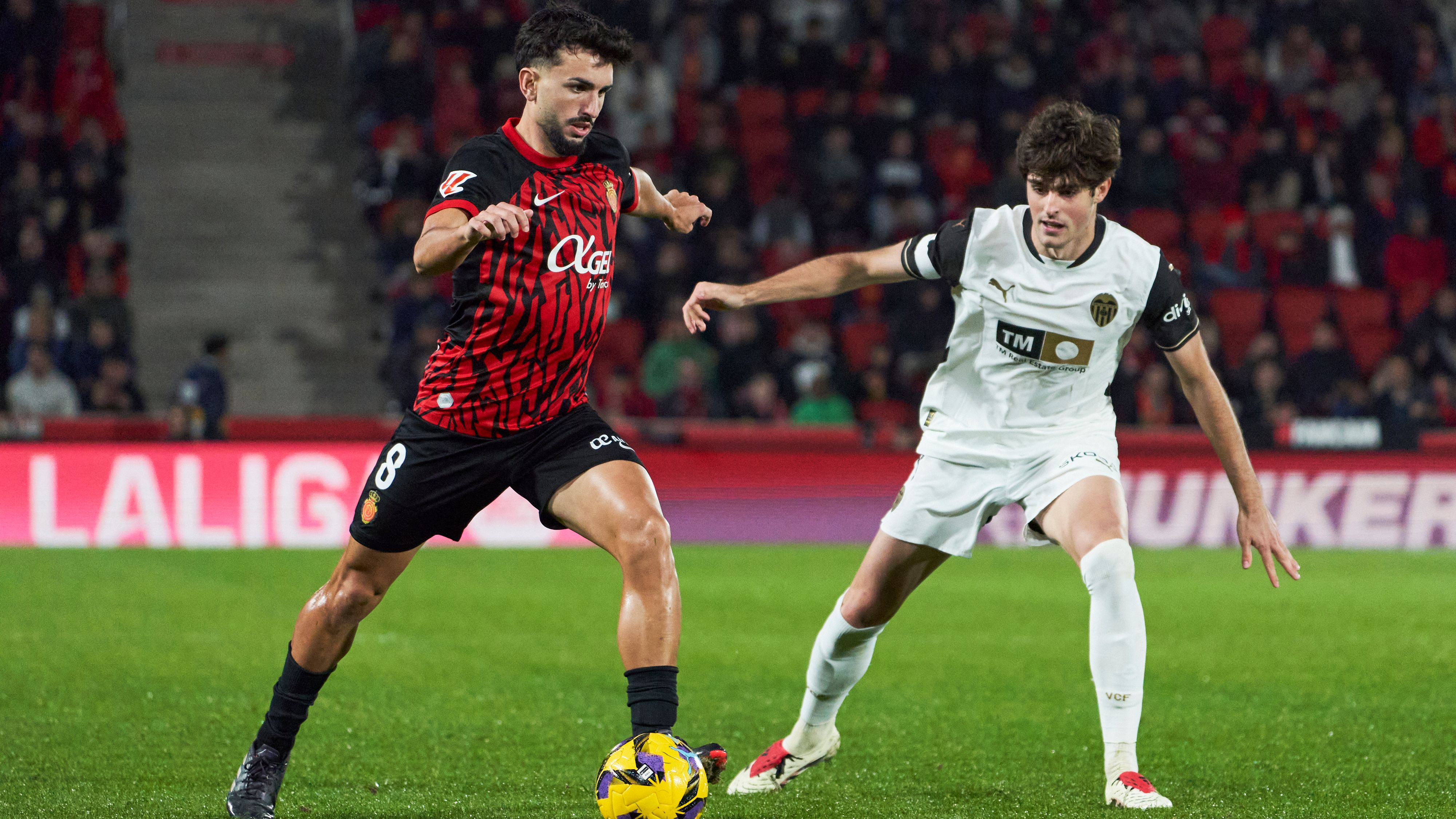 Man Utd still lurking as Valencia offer Javi Guerra massive contract extension after midfielder rejected first proposal