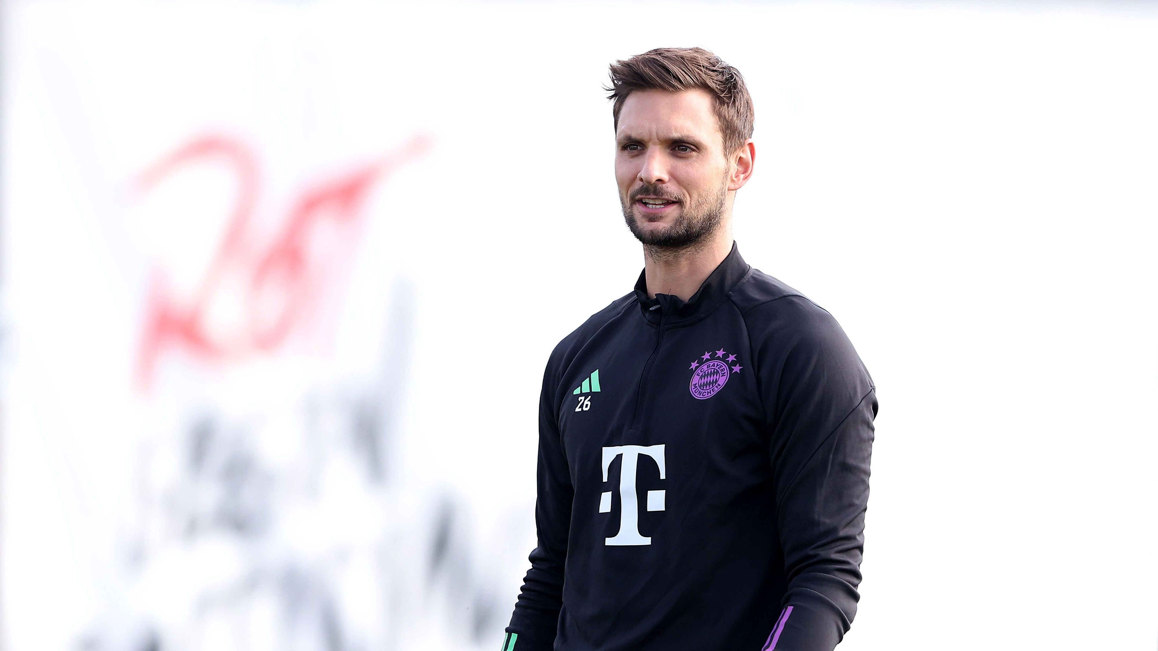 Bayern Munich goalkeeper announces tragic death after battle with 'serious illness'
