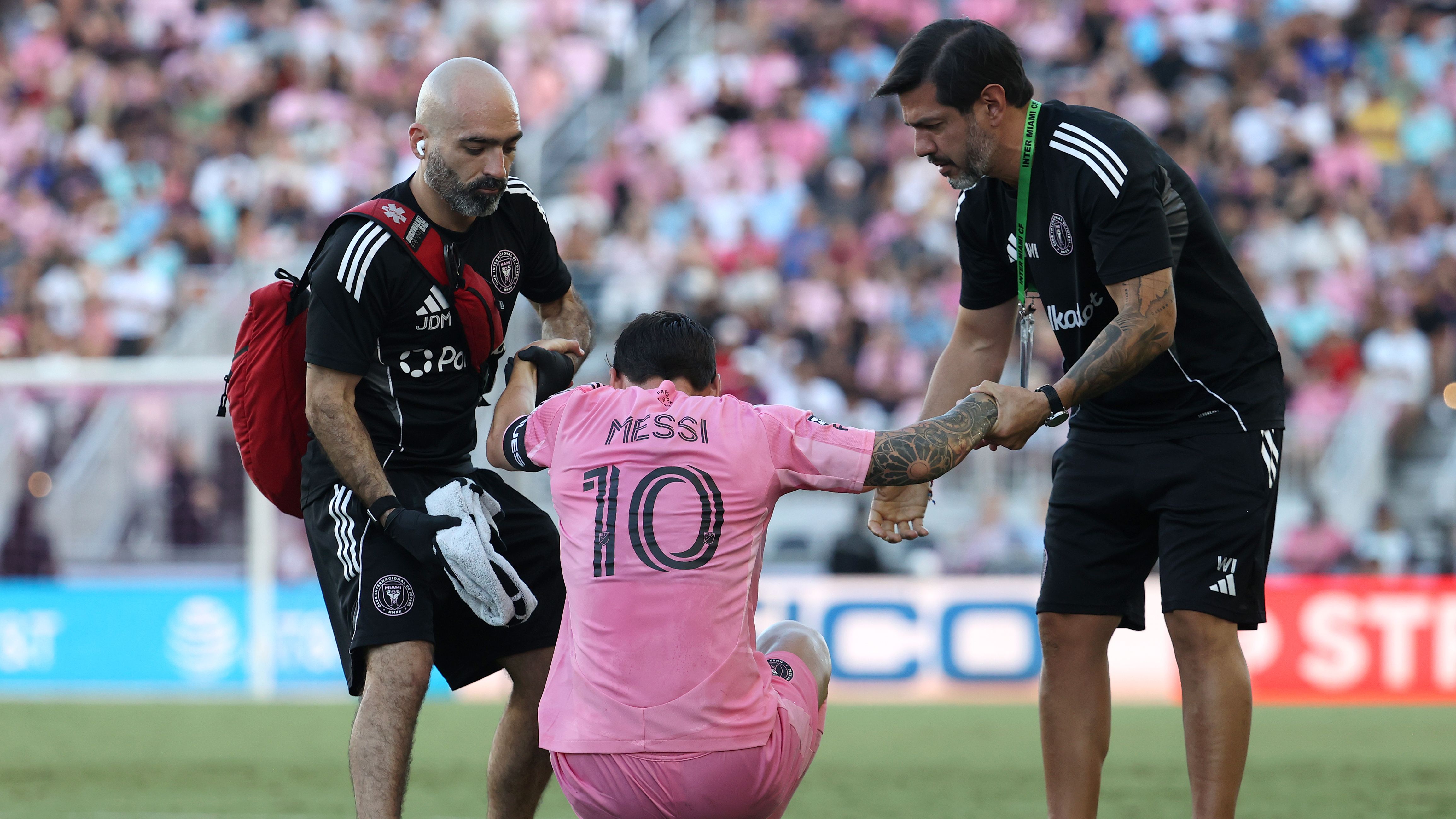 Inter Miami confirms Lionel Messi sustained minor muscle injury in right leg in Leagues Cup, no timeline yet for return