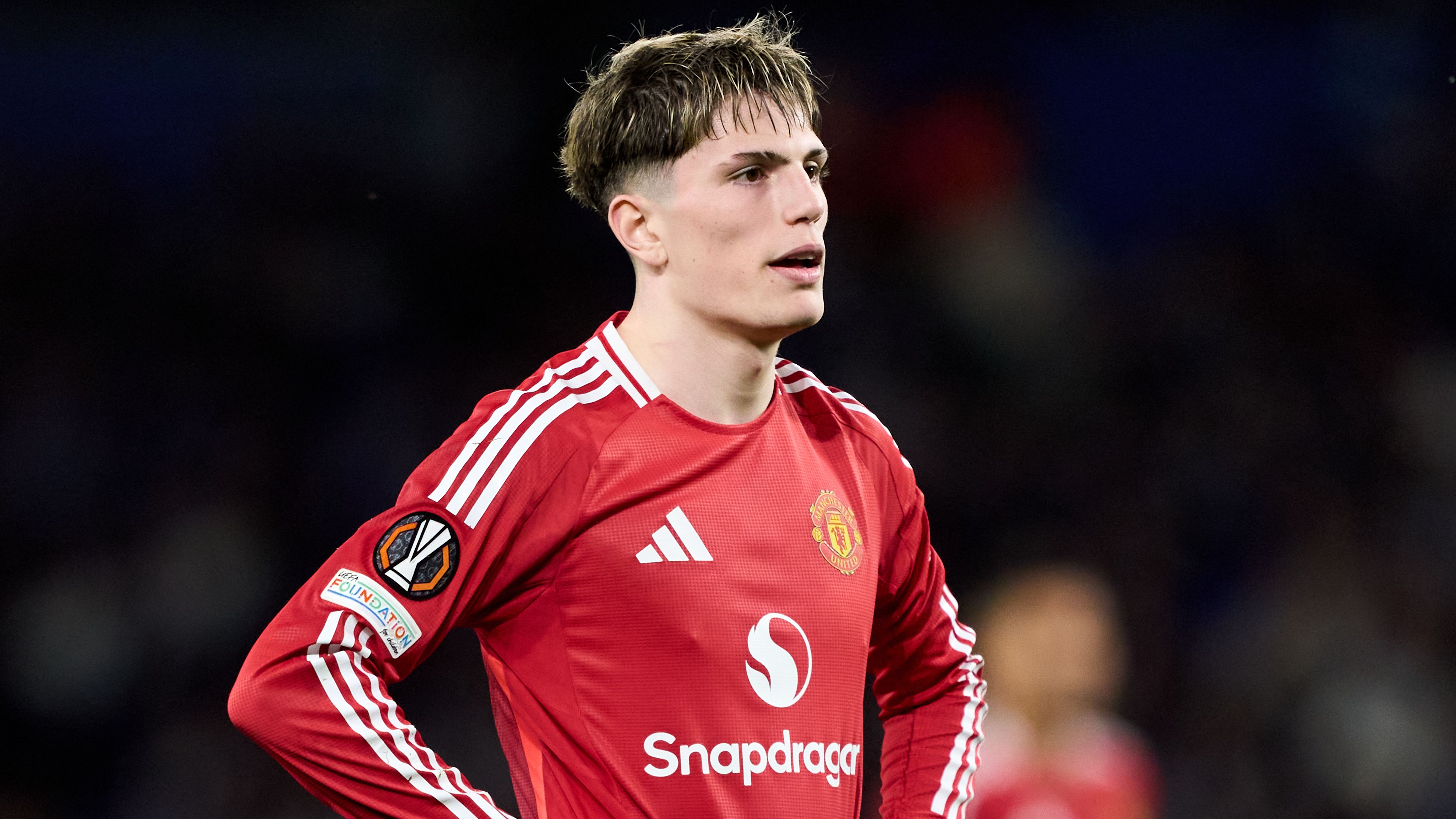 'Stay away' - Chelsea sent strong warning over £50m pursuit of Man Utd star Alejandro Garnacho