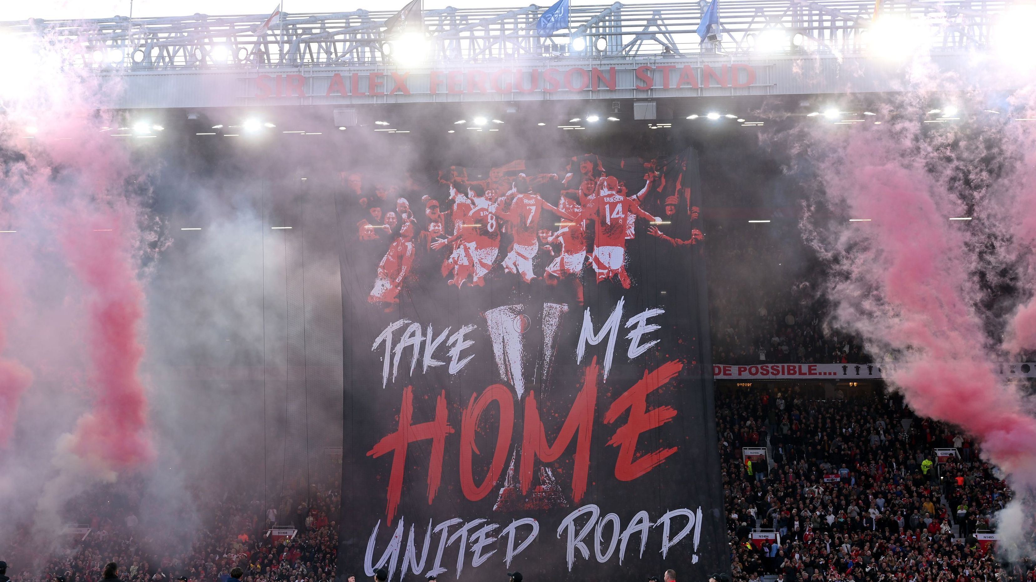 Fortress Old Trafford?! Man Utd consider popular move to improve atmosphere at Theatre of Dreams
