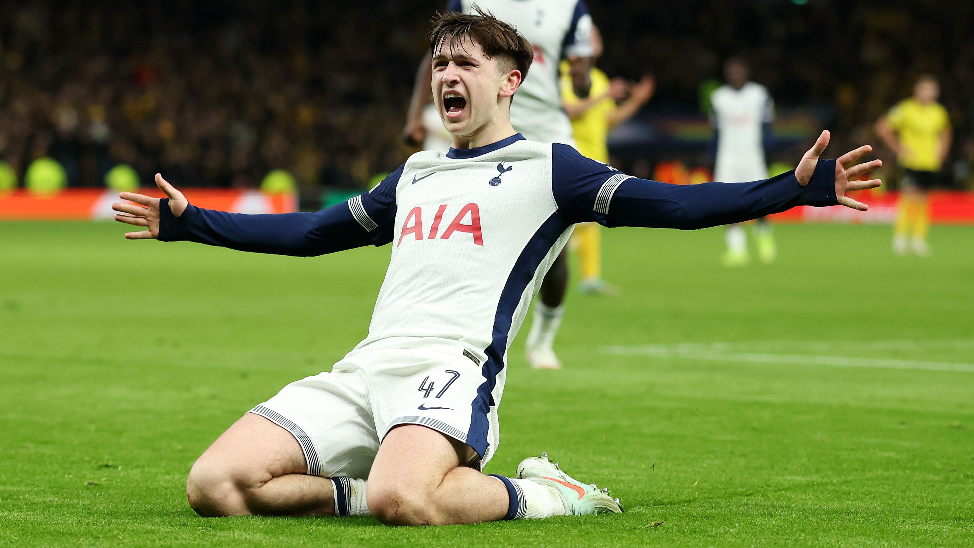 Tottenham announce new contract for wonderkid on 18th birthday