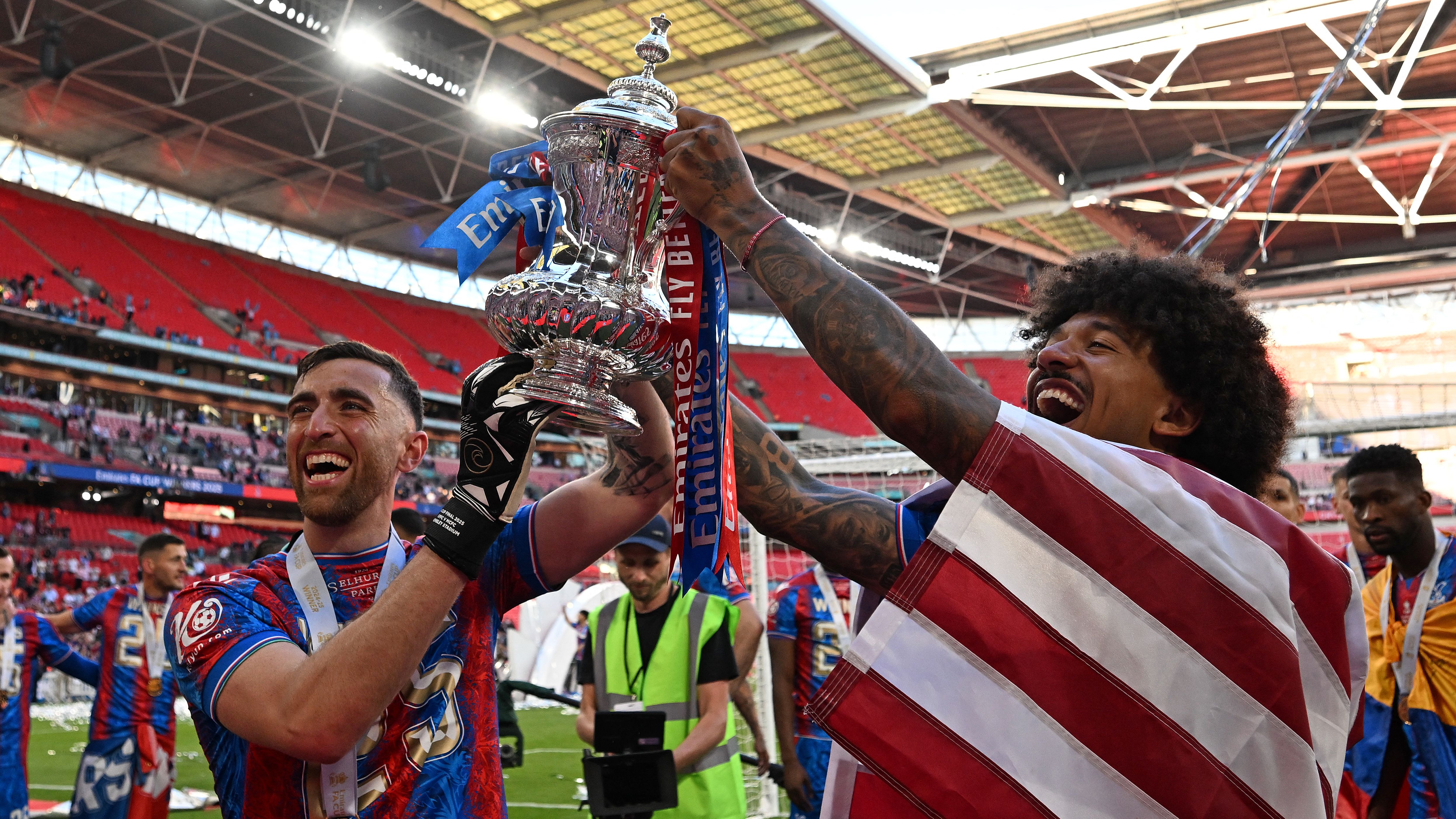 Americans Abroad: Chris Richards and Crystal Palace kick off another trophy quest, USMNT stars kickstart Championship season