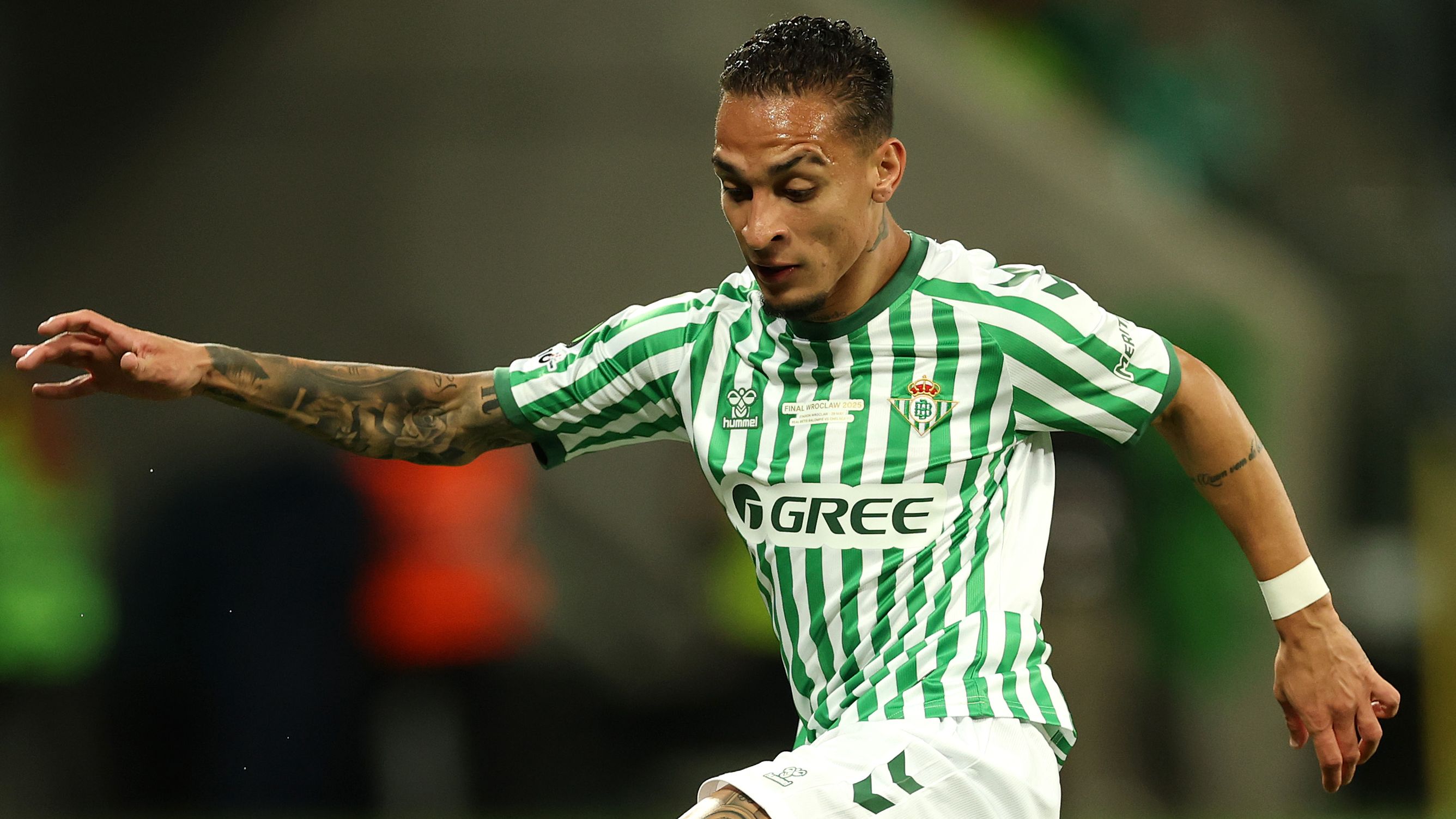 Antony ready to reject Benfica advances as Man Utd outcast continues to push for Betis return