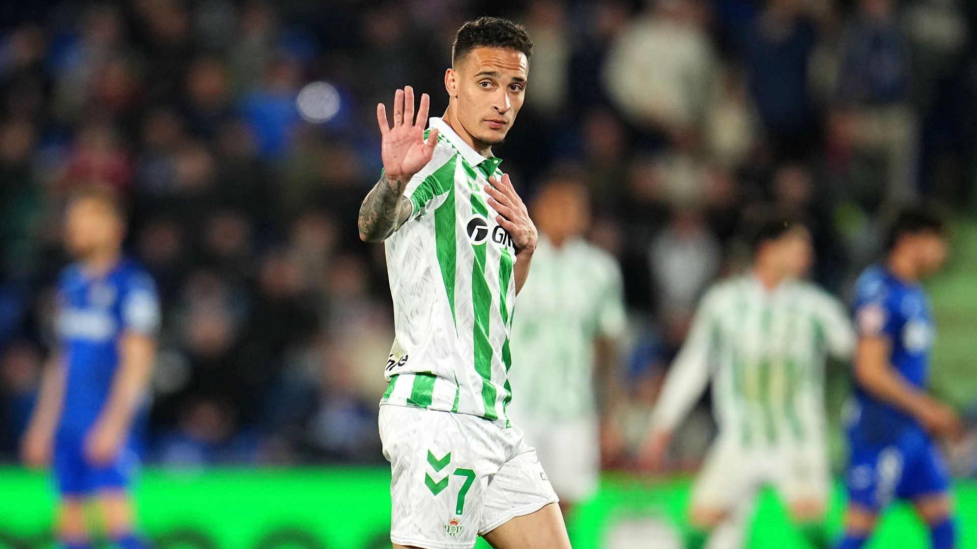 Antony ready to reject Benfica advances as Man Utd outcast continues to push for Betis return