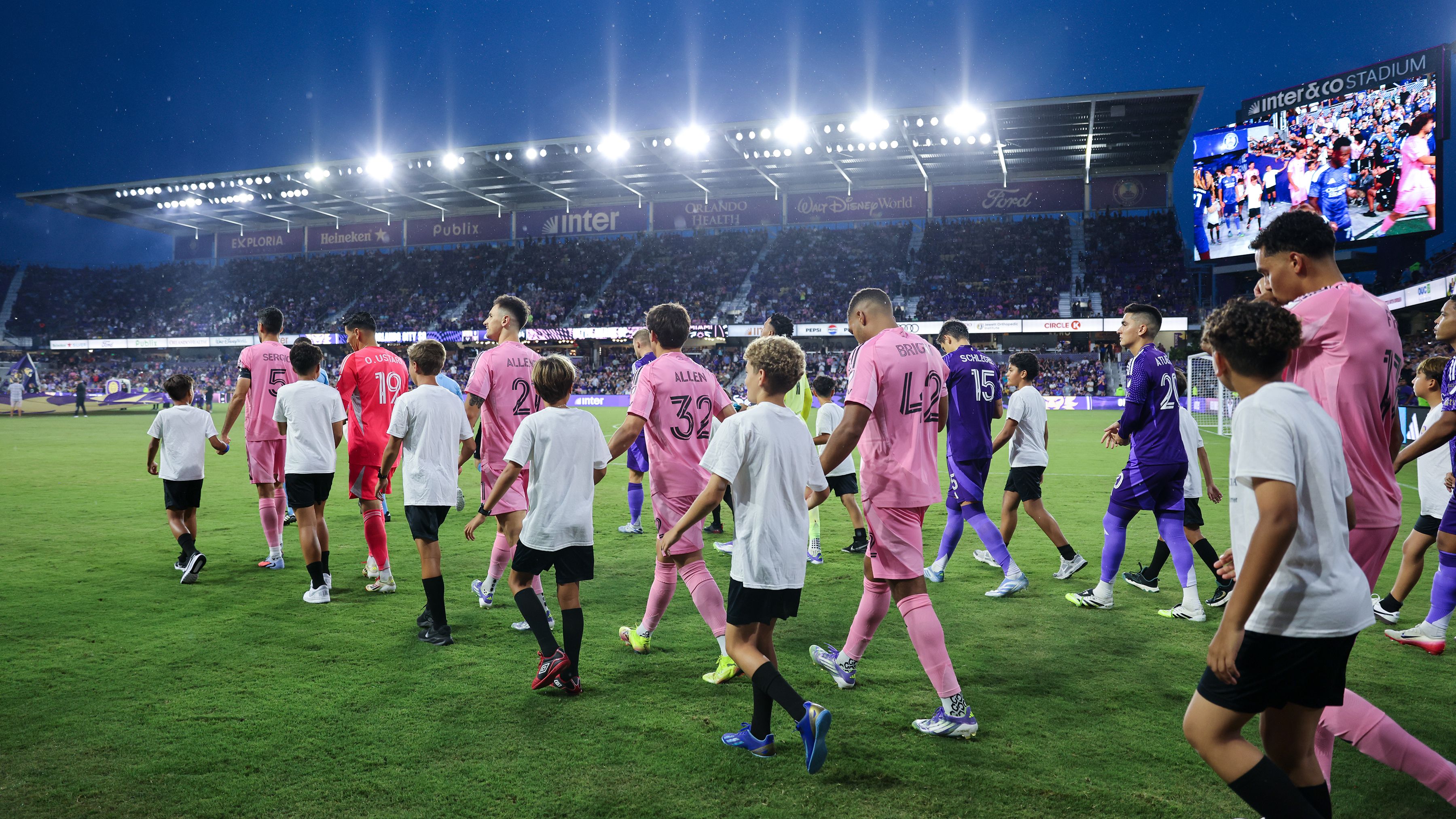 Inter Miami's Lionel Messi trains alongside teammates as return appears to be closer