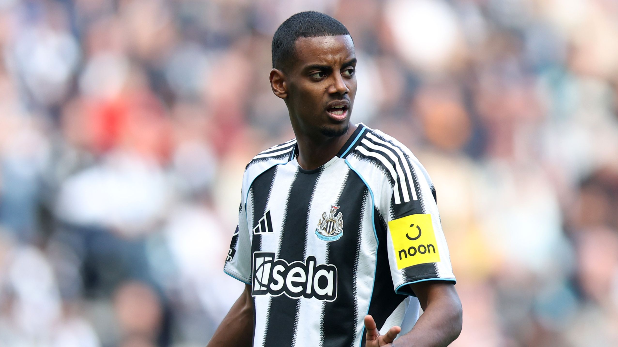 'Shocking behaviour' - Alexander Isak criticised by Ian Wright as Newcastle striker continues push for £150m Liverpool transfer