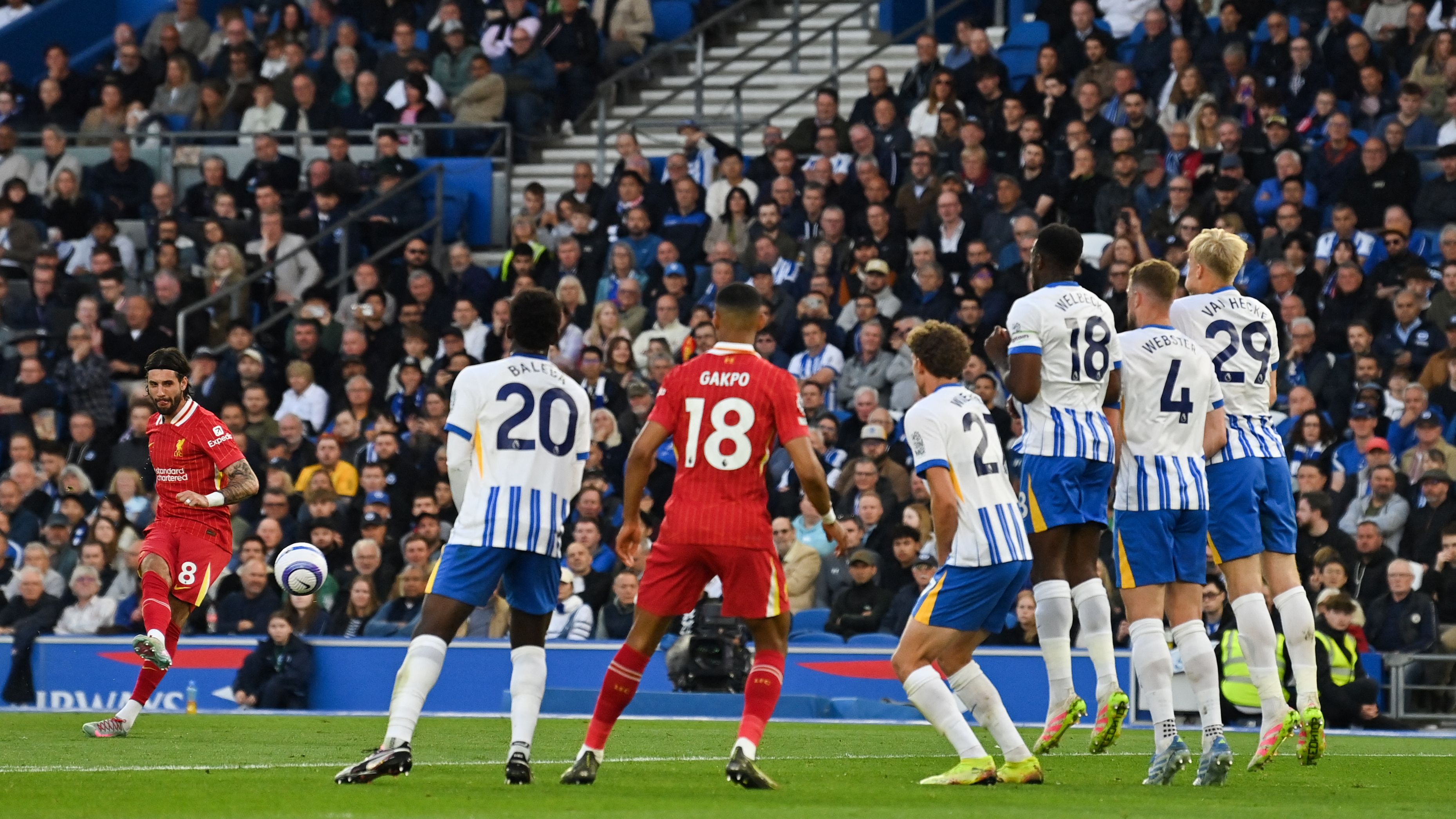 Premier League clubs handed set-pieces headache as new rule change is confirmed