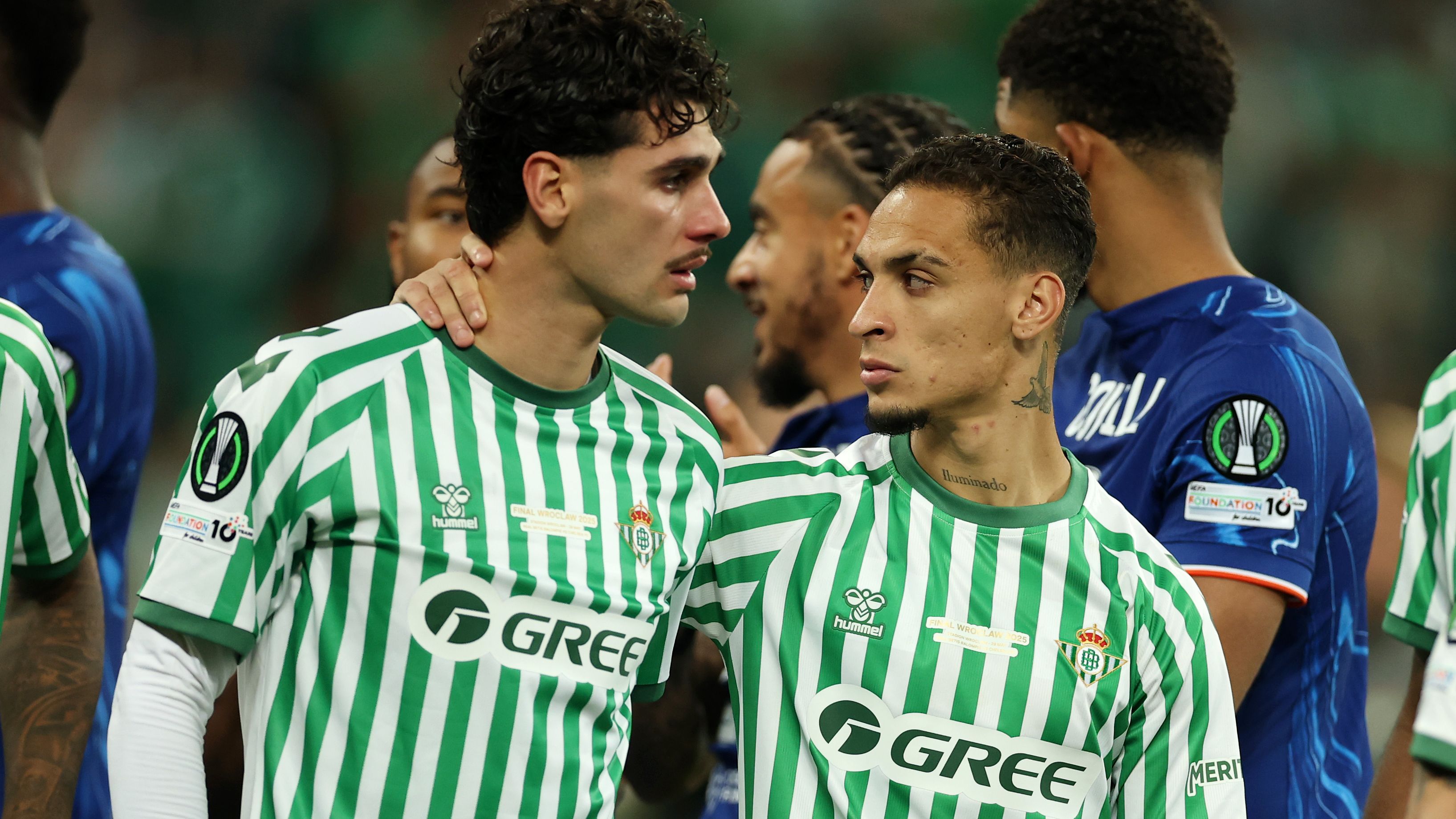 Antony open to extending Man Utd contract in order to boost hopes of Betis return