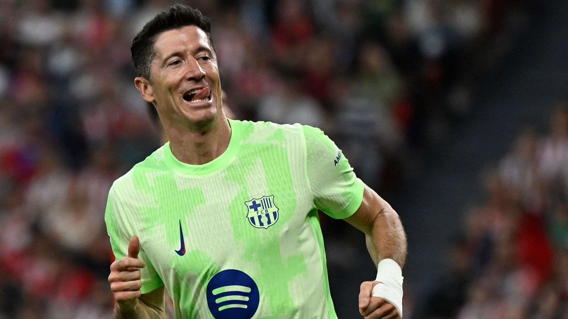 Robert Lewandowski rejected insane offer worth €100m per year for Barcelona stay, says agent