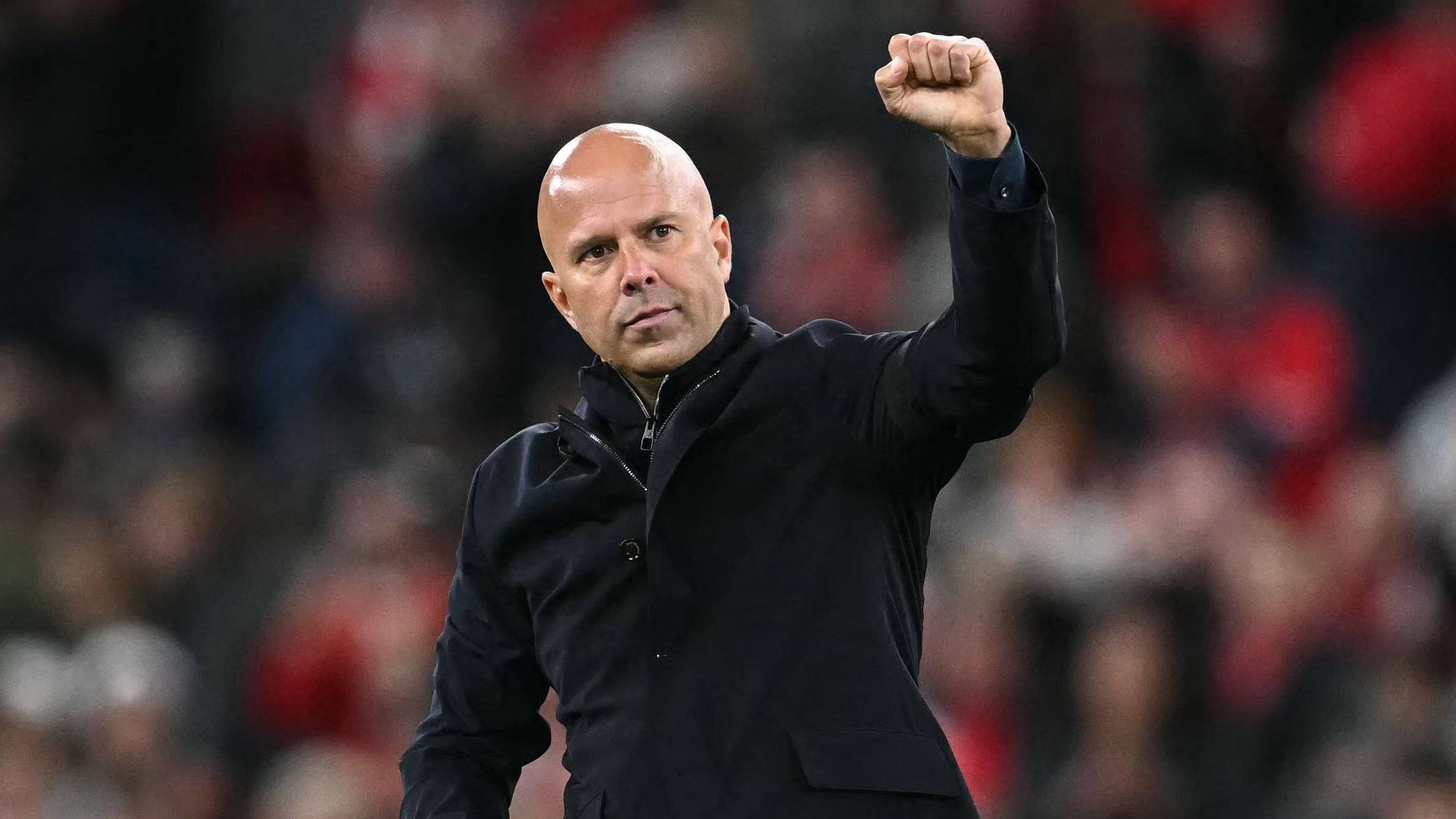 'Arne Slot was different class' - Liverpool coach praised for 'perfect' handling of Hugo Ekitike red card blunder as 'terrific' striker told he shouldn't worry about Alexander Isak