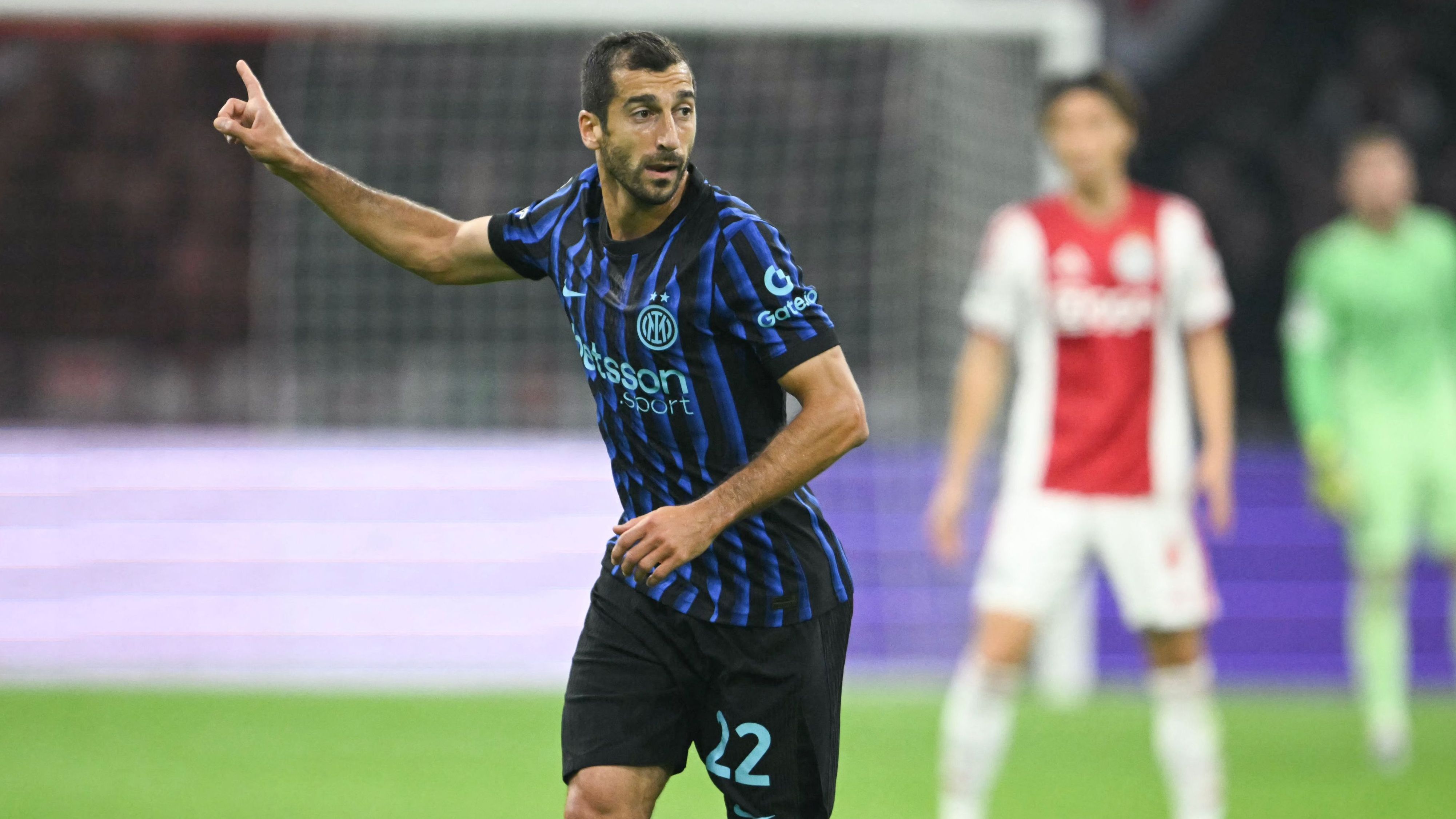 'It's an illness for many kids!' - Henrikh Mkhitaryan tells Inter youngsters to put their phones down as veteran midfielder says social media addiction is affecting performances