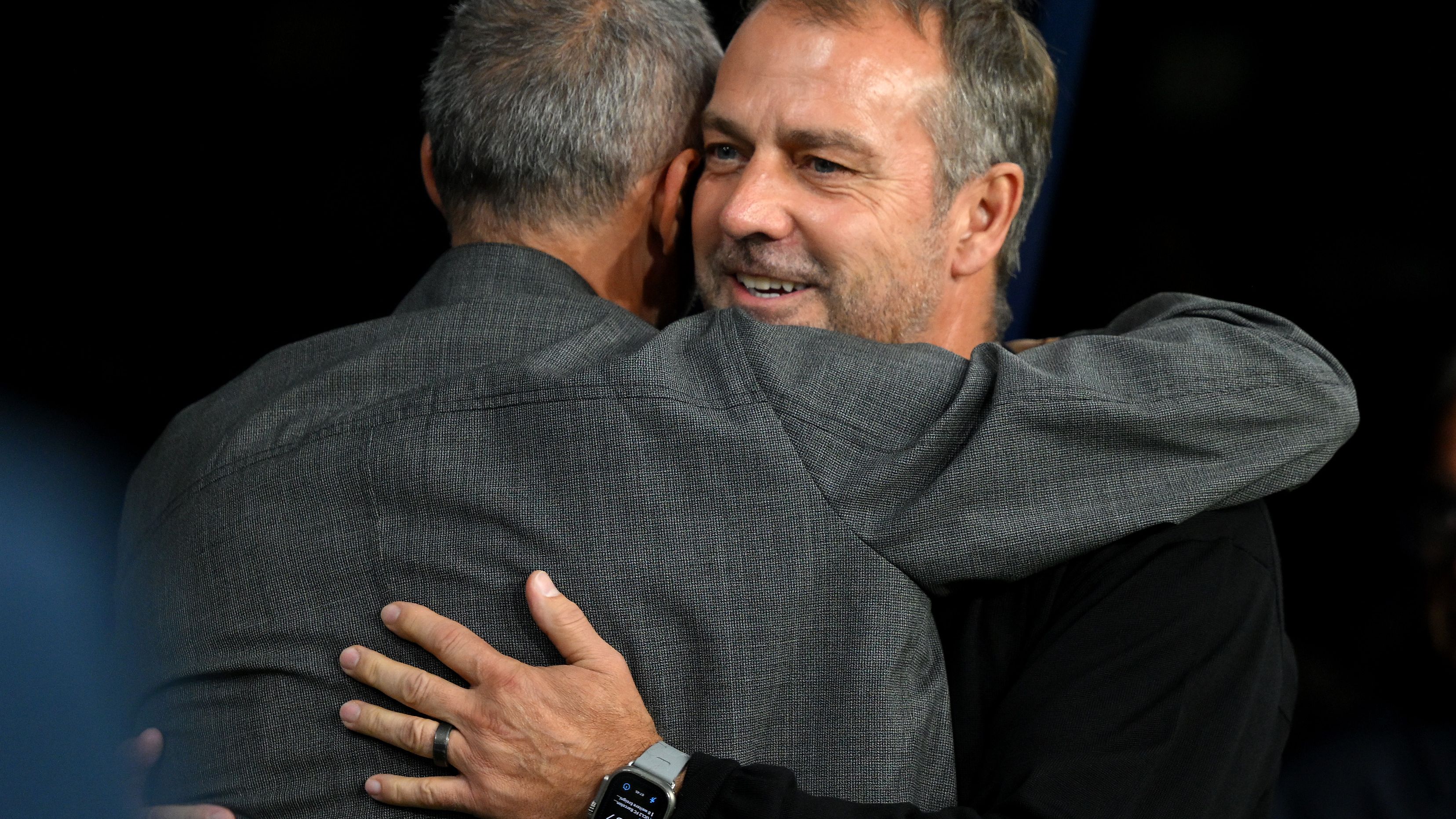 Luis Enrique thanks Barcelona for 'thoughtful gesture' as Champions League opponents make special donation in honour of PSG coach's daughter