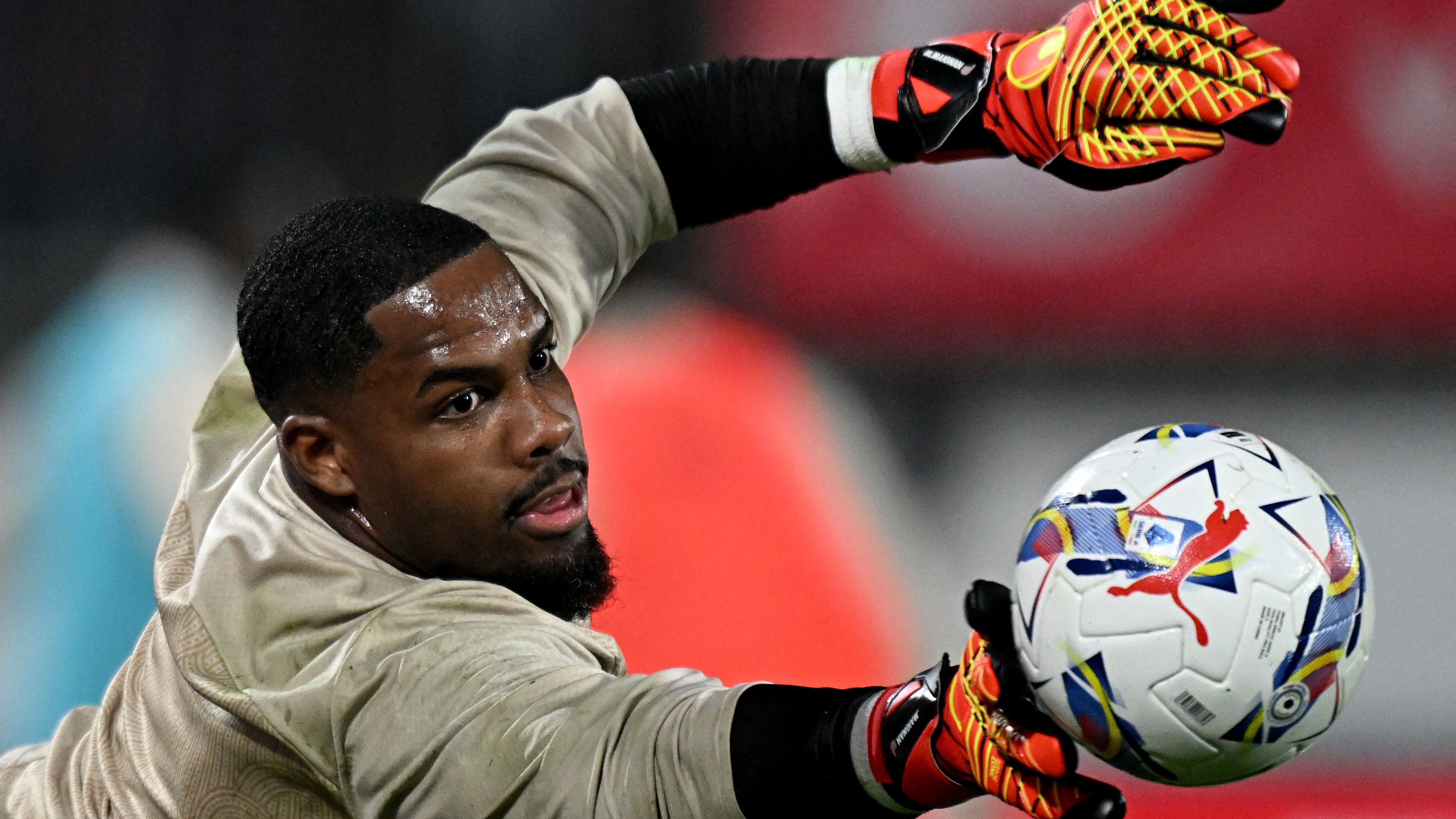 Juventus out to beat Chelsea and Bayern Munich to Mike Maignan signing with AC Milan contract talks still on hold