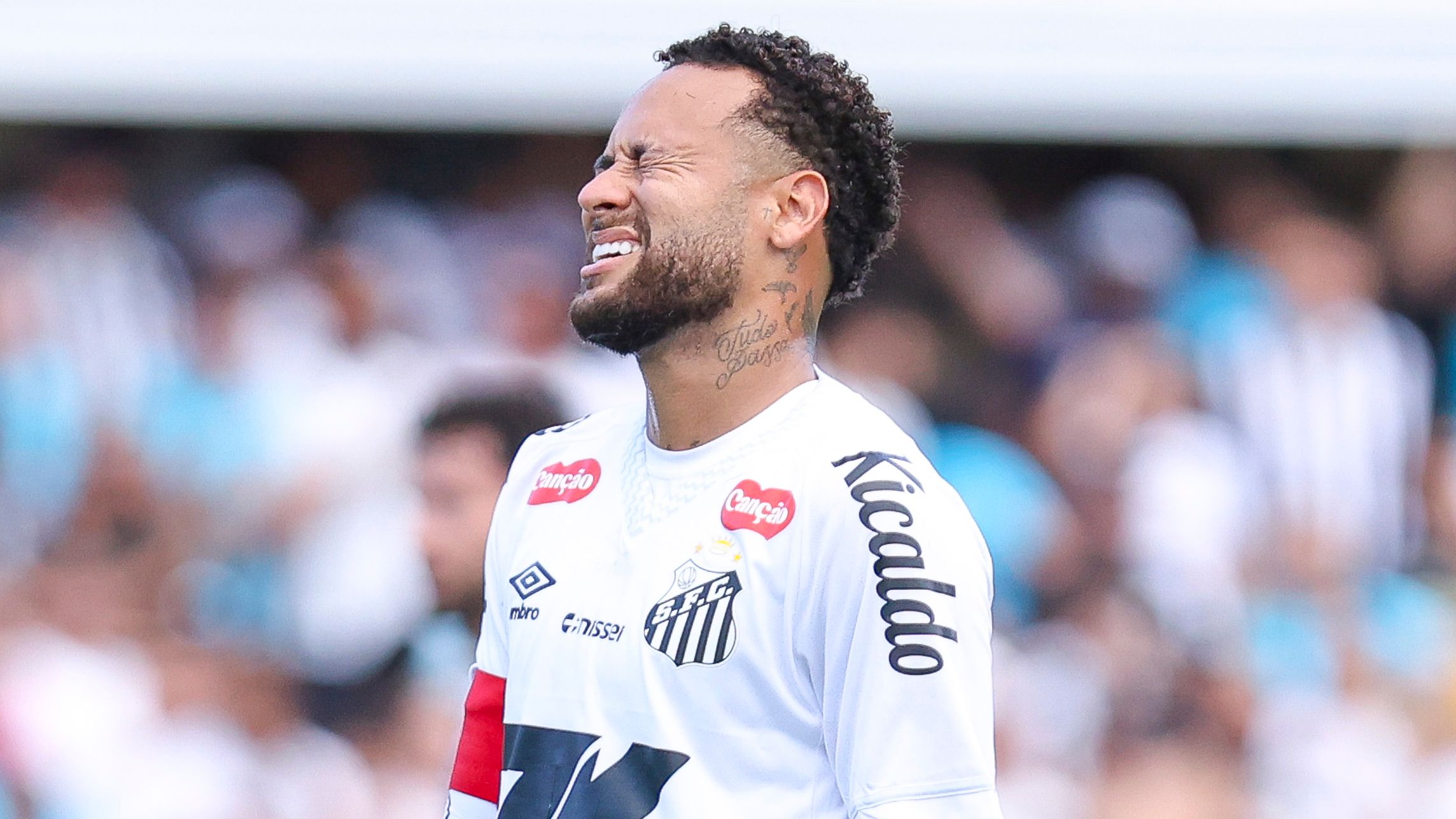 Santos put Neymar contract talks on hold amid fresh concerns over Brazilian superstar