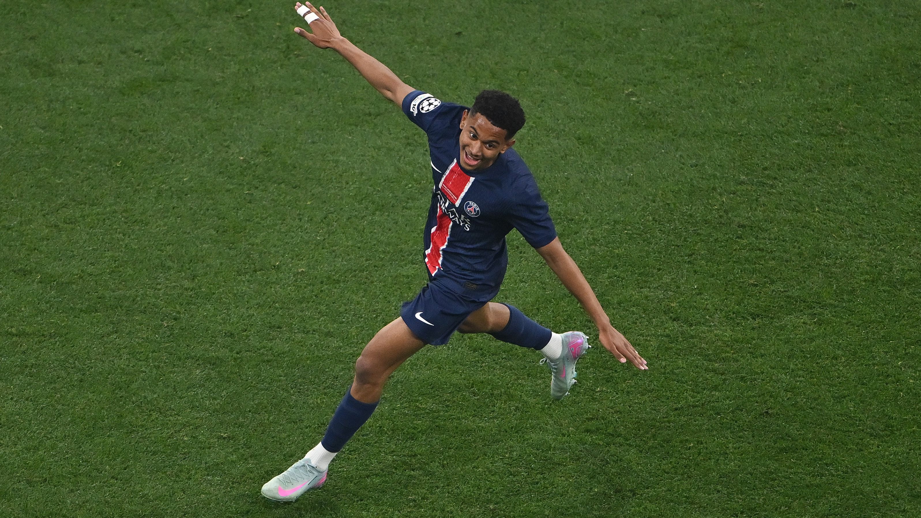 PSG eager to fight off Man City & Chelsea interest in rising star who scored in Champions League final