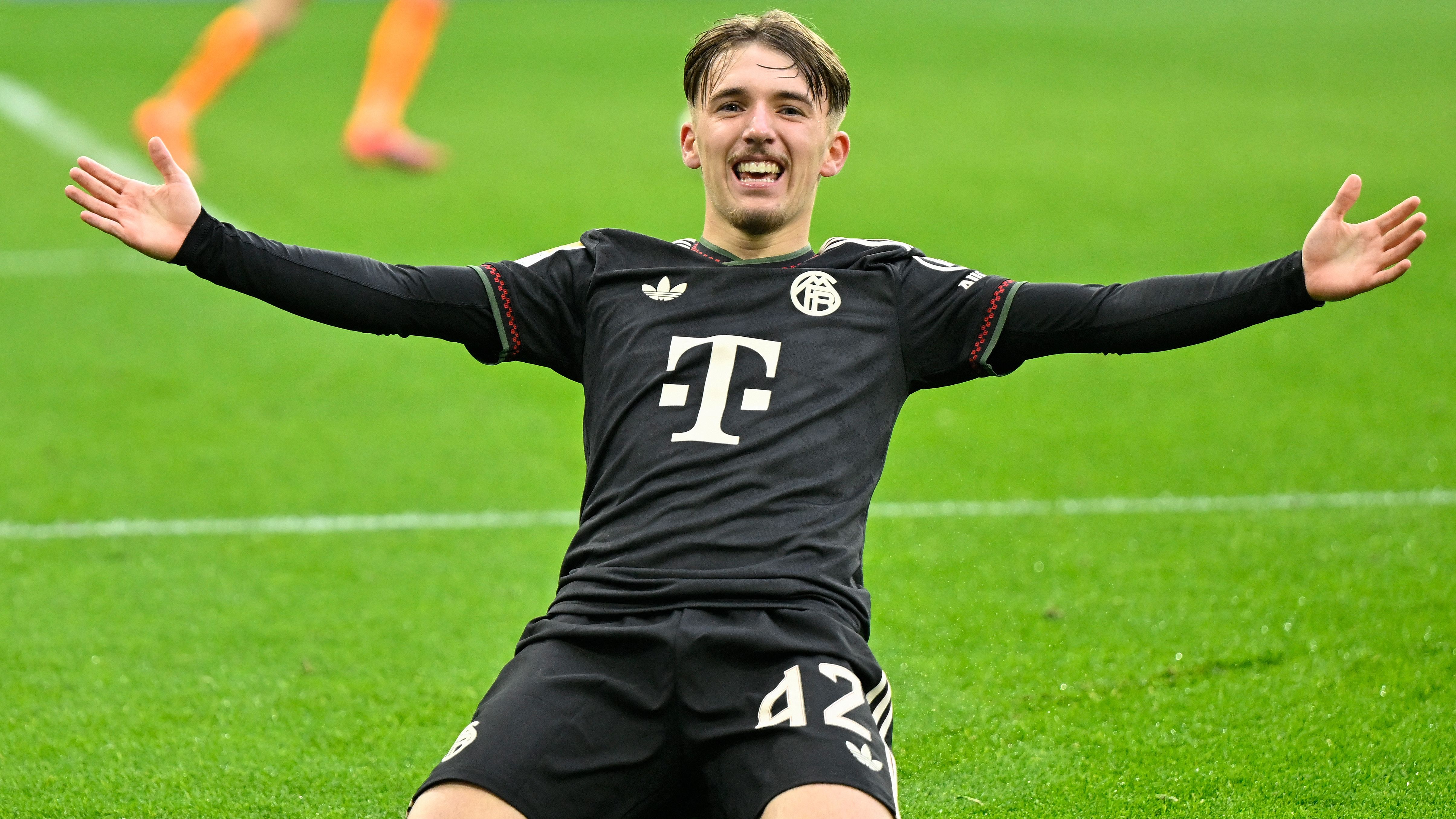 Good things come in small packages! Vincent Kompany says mini-maestro Lennart Karl has key advantage against defenders amid 'magic' Bayern Munich breakthrough