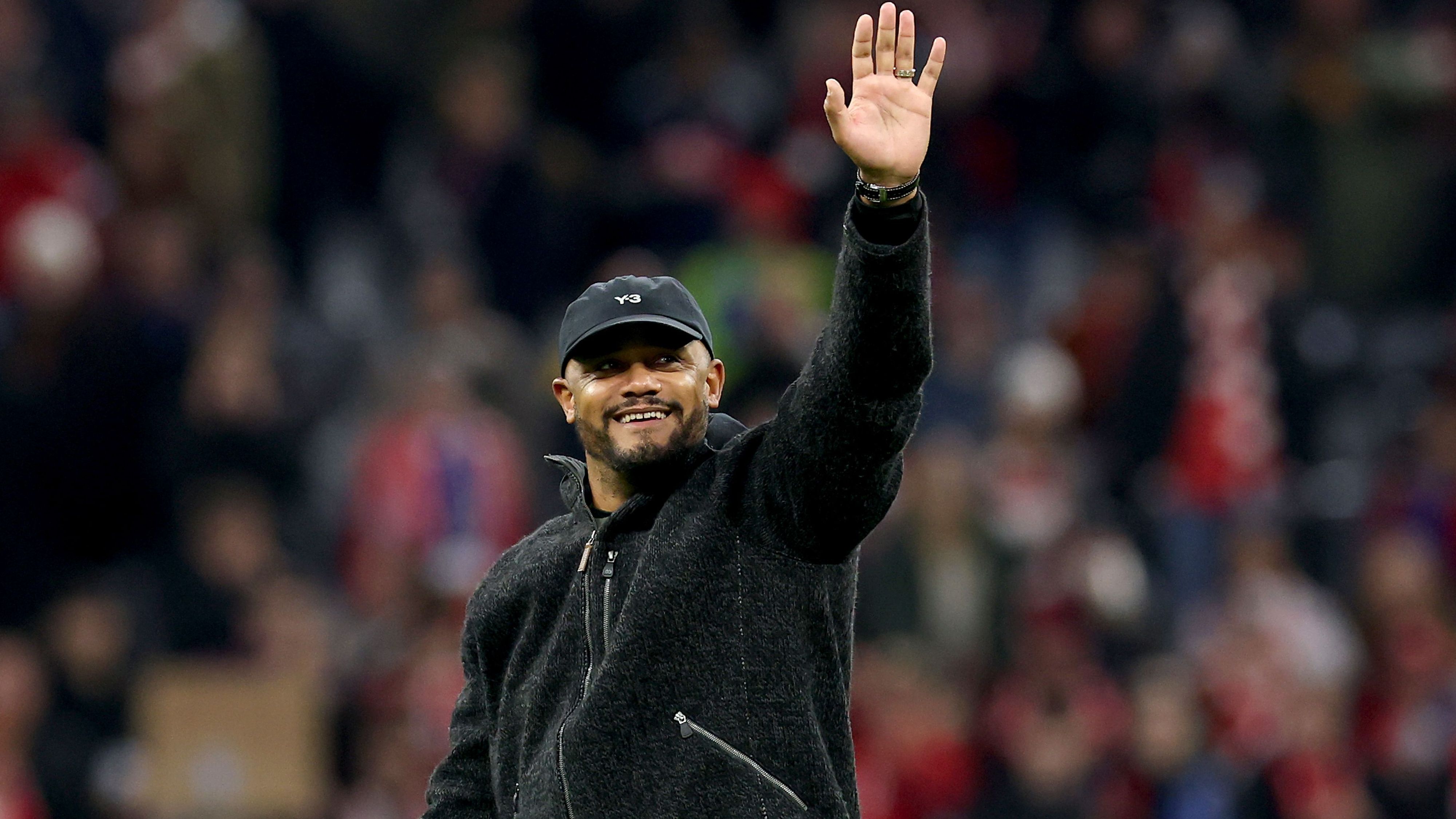 Bayern Munich prepare contract extension offer to 'wonderful' full-back amid starring role under Vincent Kompany