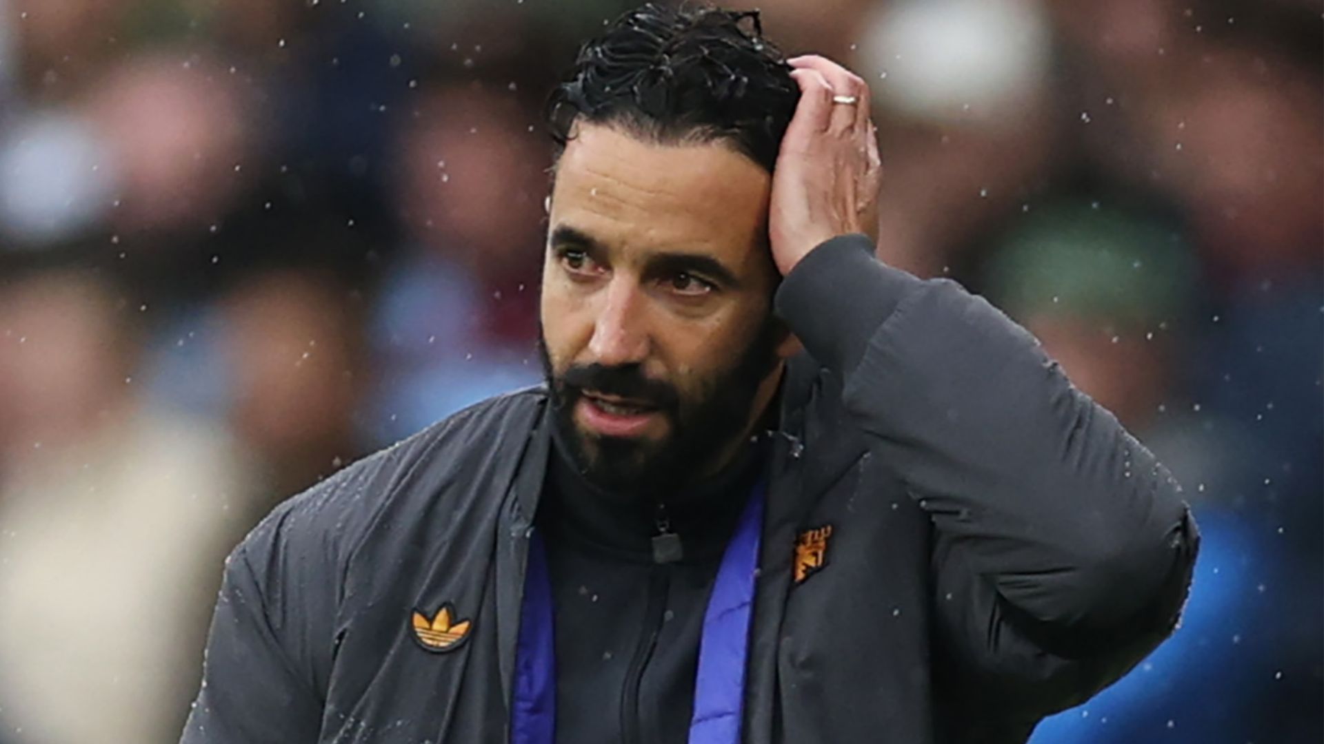 Man Utd told they could land long-term midfield target for just €40m as January transfer window looms