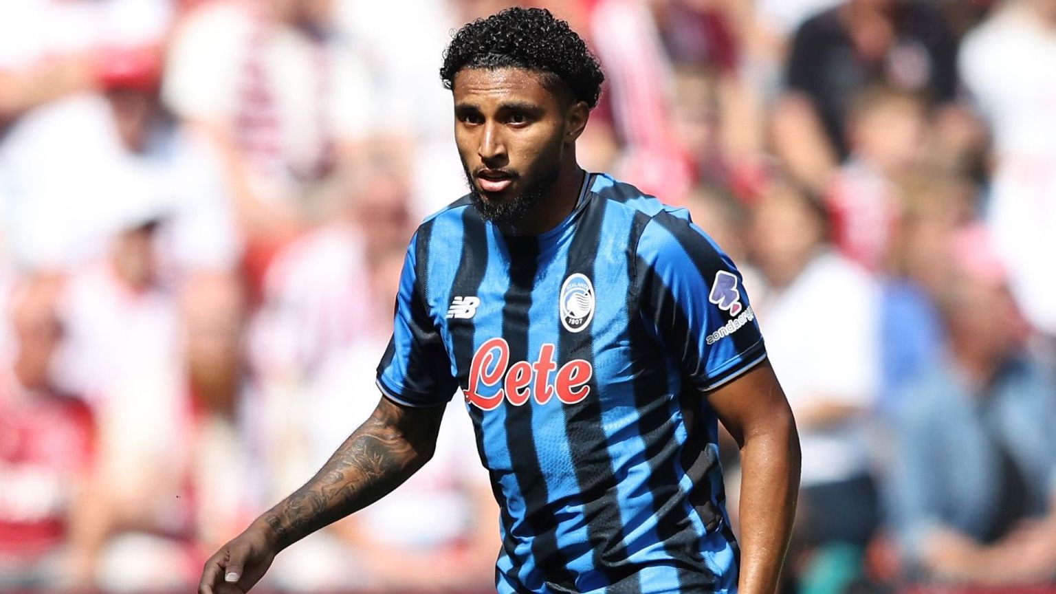 Man Utd told they could land long-term midfield target for just €40m as January transfer window looms