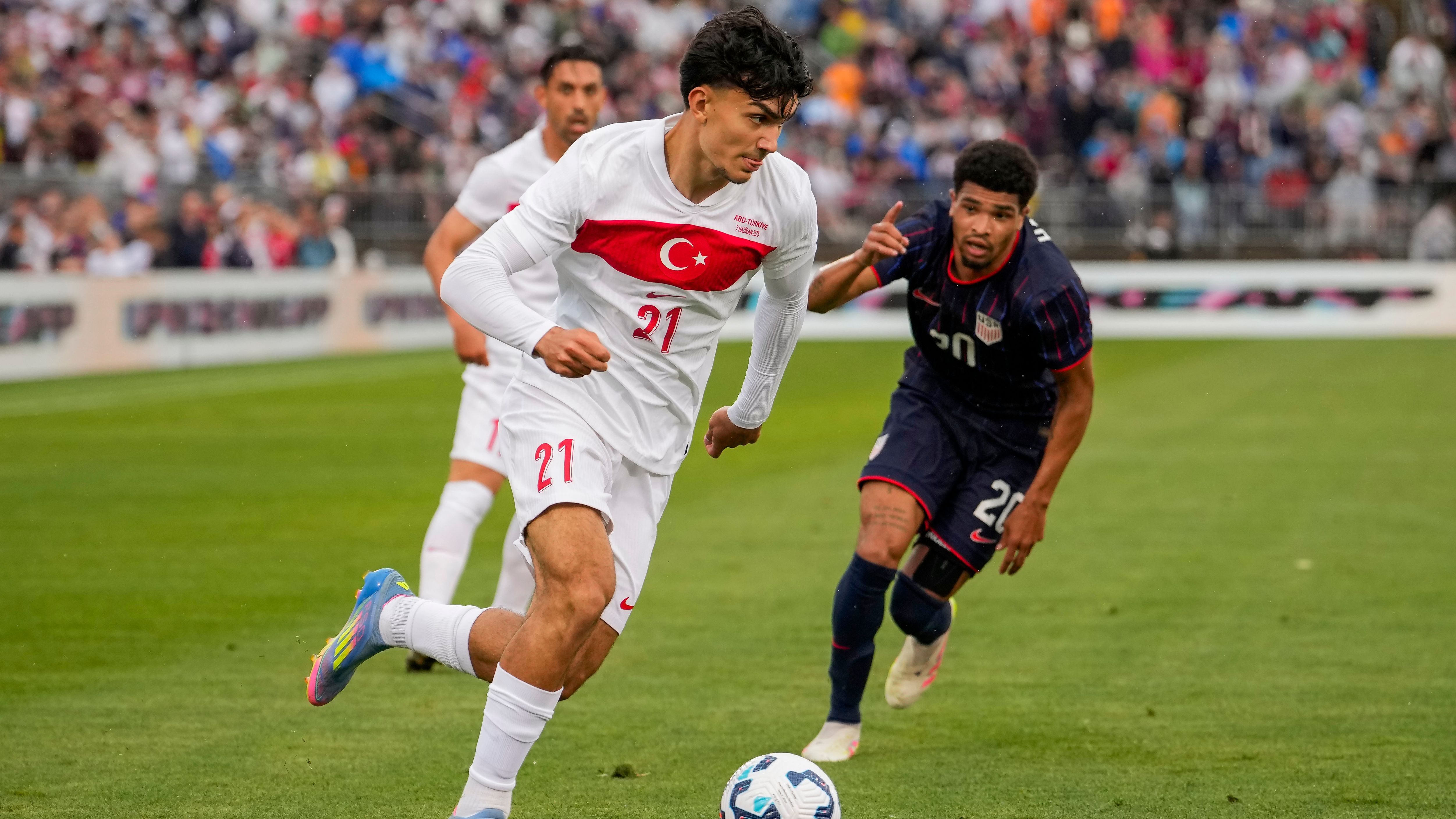 Vincent Kompany says Can Uzun is leading 'new generation of top players' in Bundesliga after Florian Wirtz and Nick Woltemade exits amid Eintracht Frankfurt star's unbelievable start to season