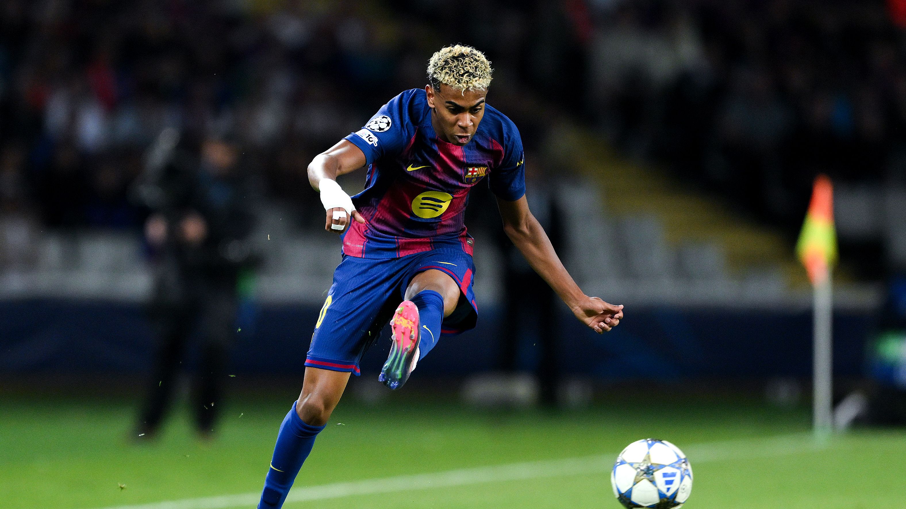 Zinedine Zidane ignores Real Madrid to choose Barcelona & PSG stars when naming the current players who 'excite' him most