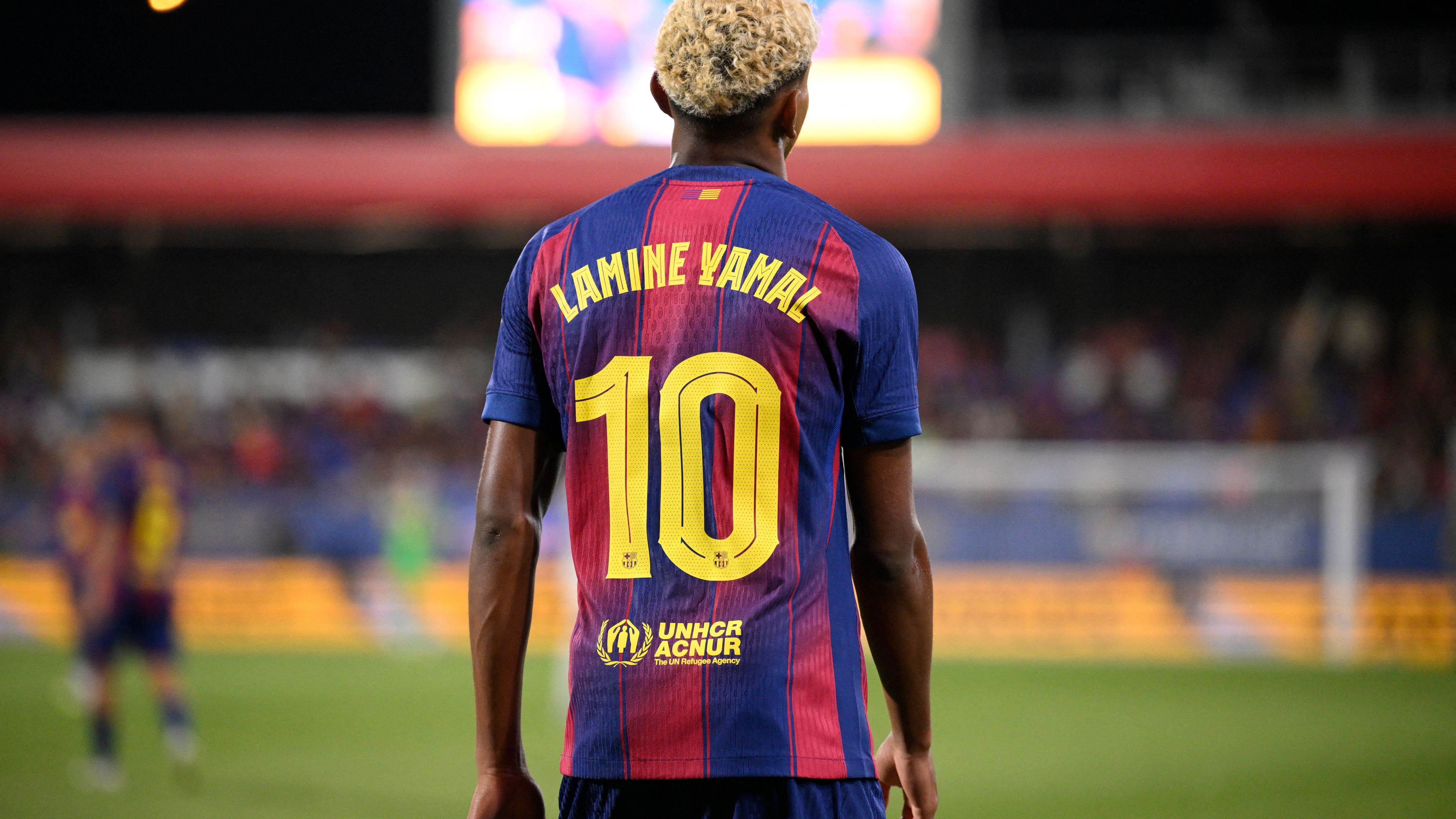 Lamine Yamal doesn't realise 'the burden he's carrying' at Barcelona as former 'dressing room father figure' warns of weight being placed on wonderkid