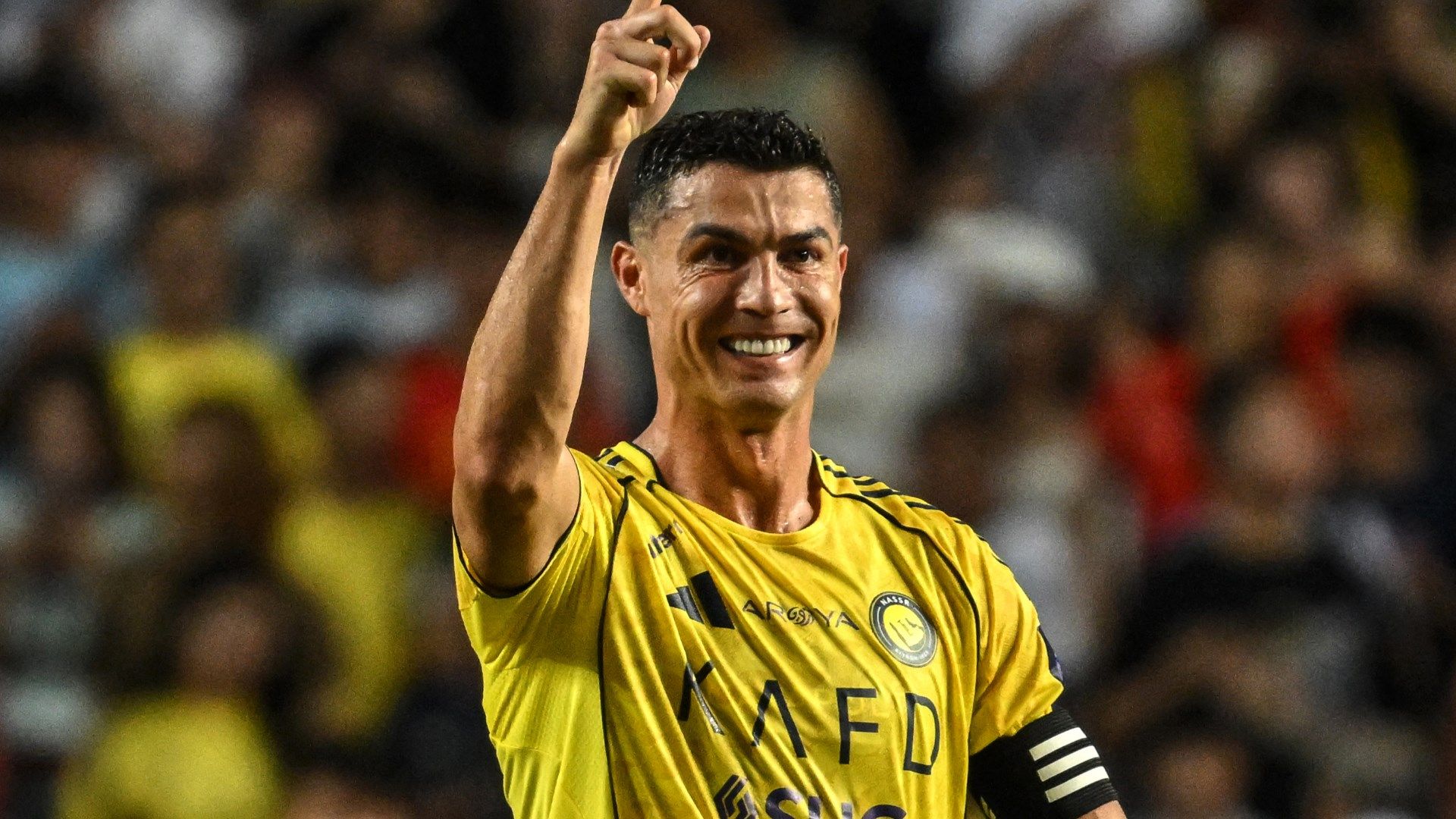 Cristiano Ronaldo 'lives football to the fullest' as ex-Barcelona defender reveals classy gesture from Al-Nassr star