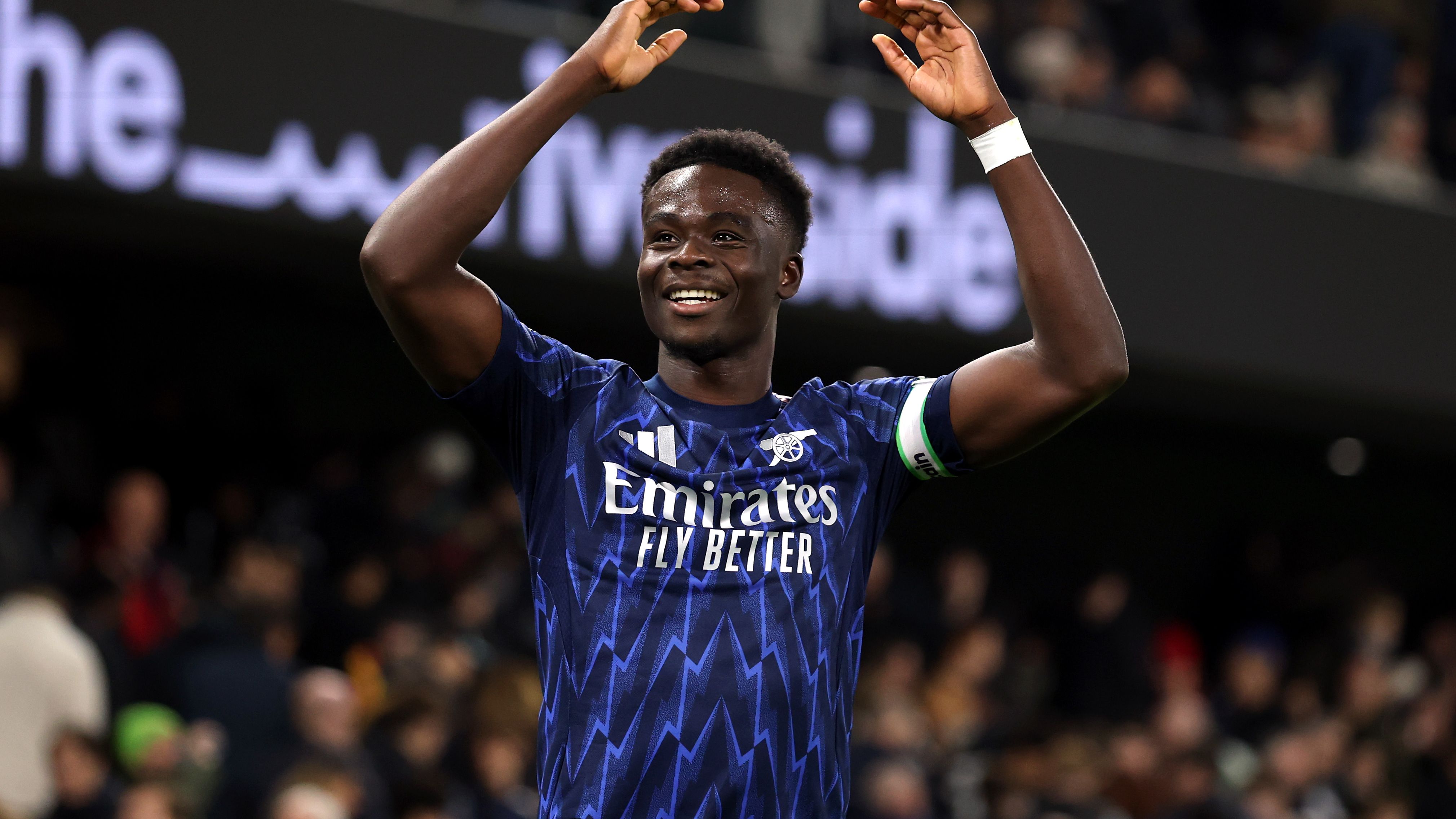 'Astonishing' Julian Alvarez praised for his 'enormous sacrifice' but ex-Man City star Sergio Aguero refuses to fuel Barcelona transfer talk