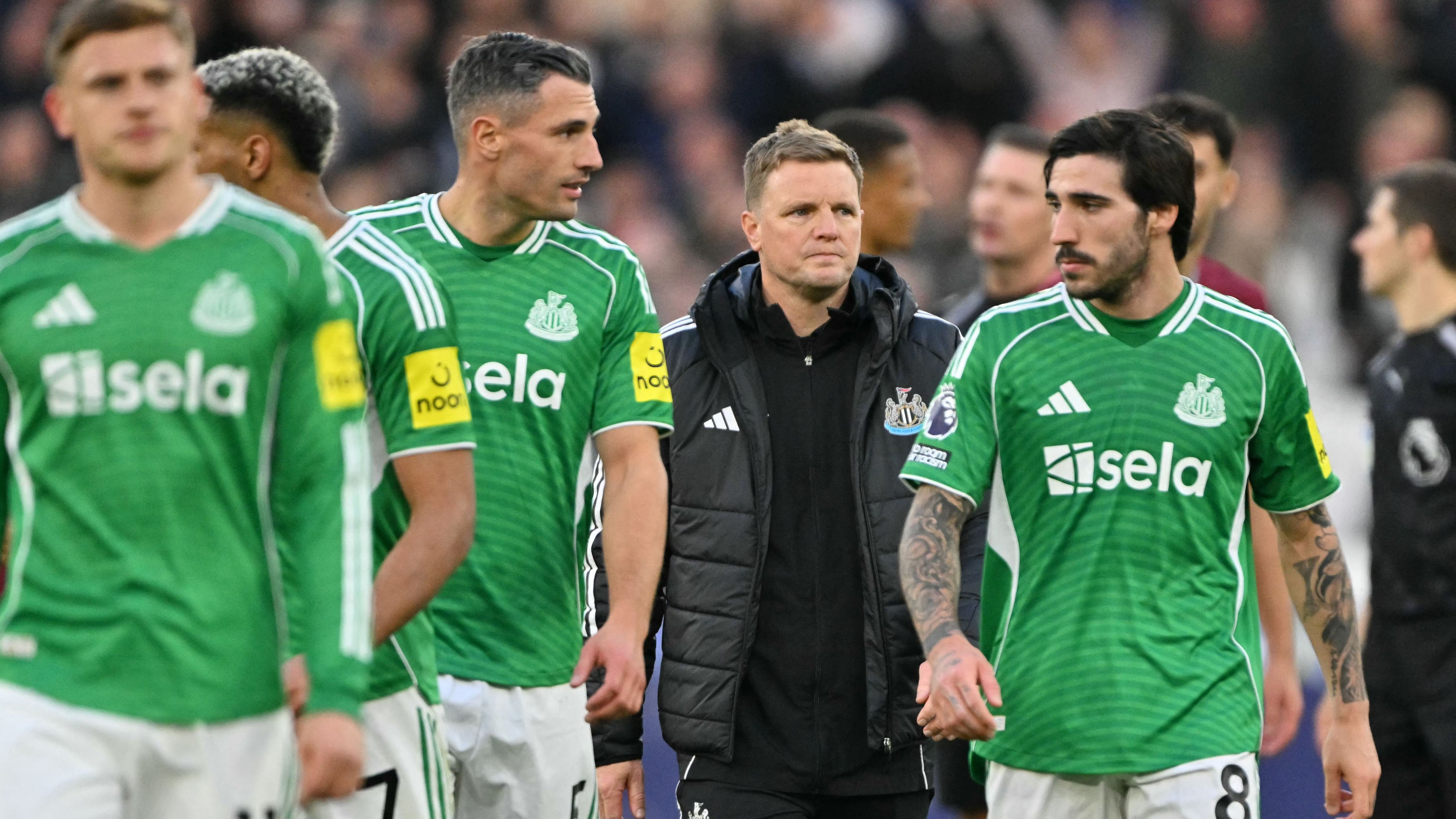 'Could have taken anyone off!' - Eddie Howe fumes at 'mentally' weak Newcastle players after gifting West Ham first home win in nine months